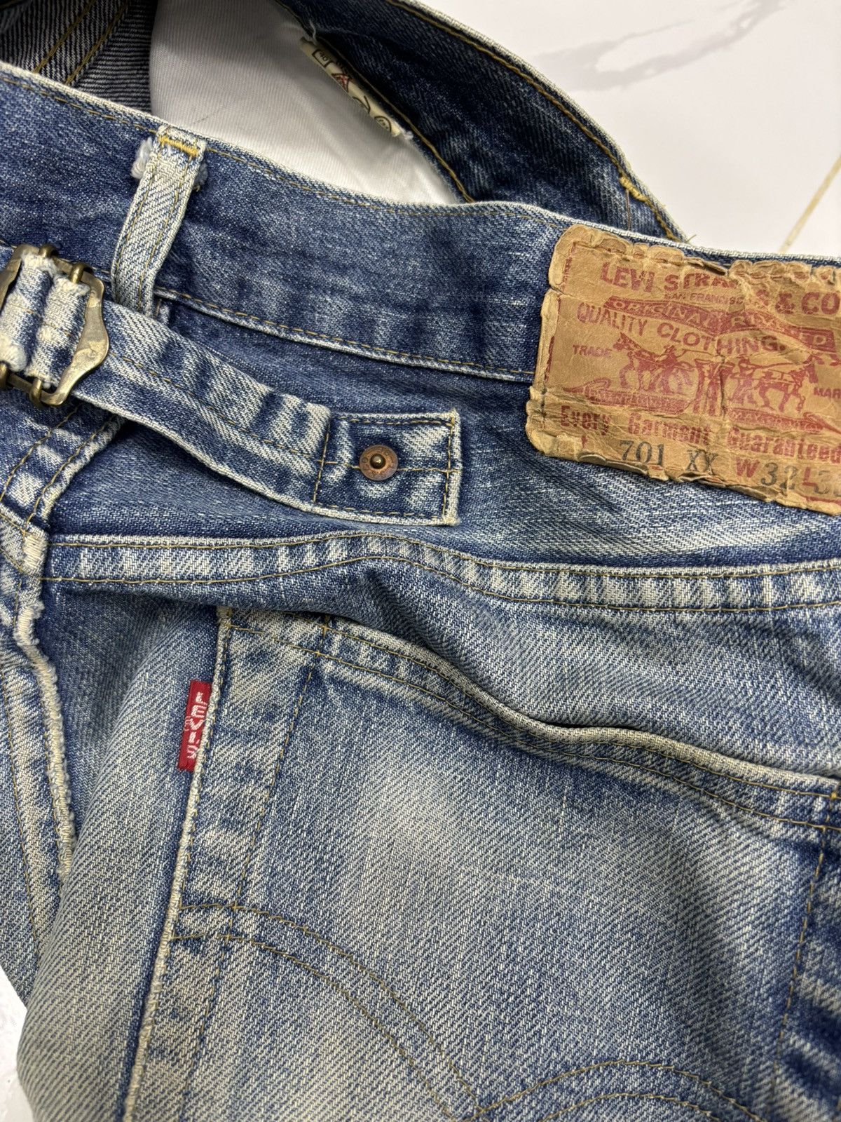 Levi's Vintage Levi’s Big E Lot 701 XX Buckle Belt Selvedge Jeans Size US 32 / EU 48 - 17 Thumbnail