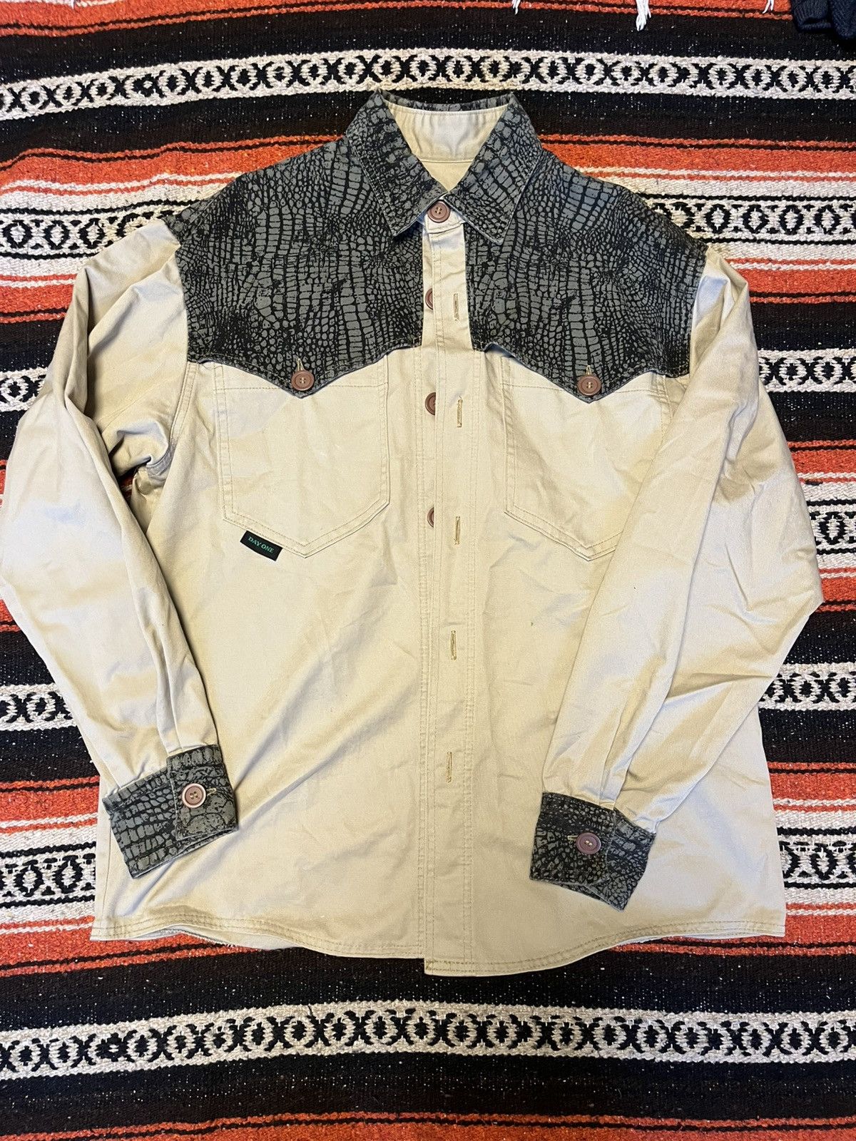 Other Alligator print button up Size US XL / EU 56 / 4 - 1 Thumbnail