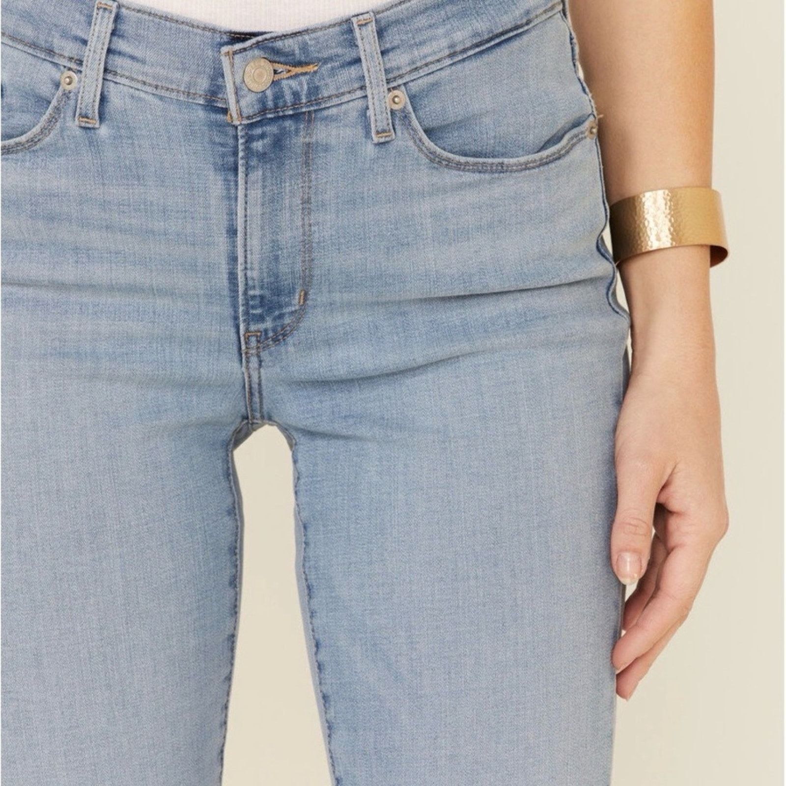Levi's LEVI’S WOMEN'S CLASSIC STRAIGHT FIT JEANS (Size: 16 Long) Size 38" / US 16 / IT 52 - 4 Thumbnail
