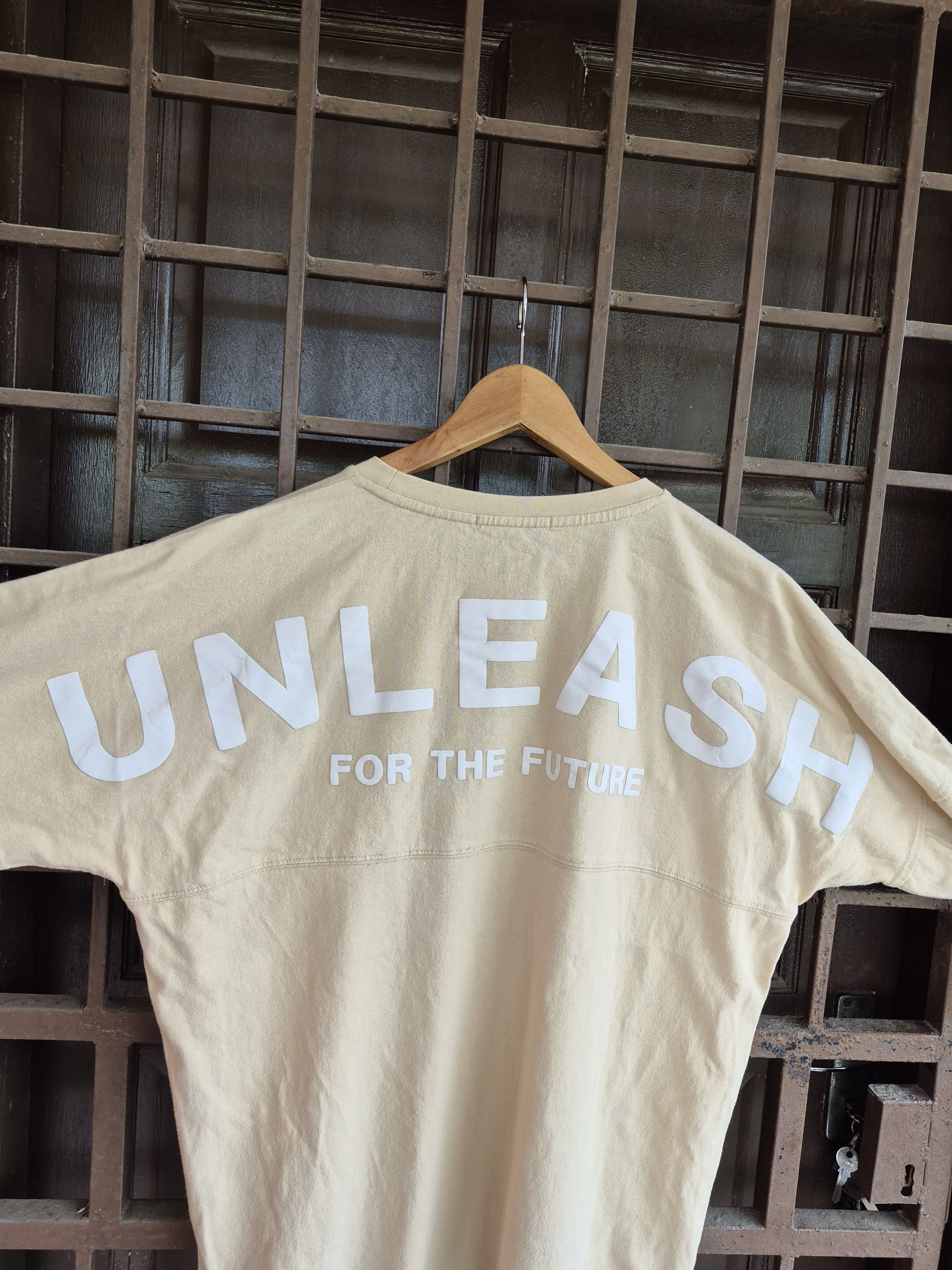 Japanese Brand 🔥Unleash The Future Big Logo Spellout Tee Size US M / EU 48-50 / 2 - 2 Thumbnail