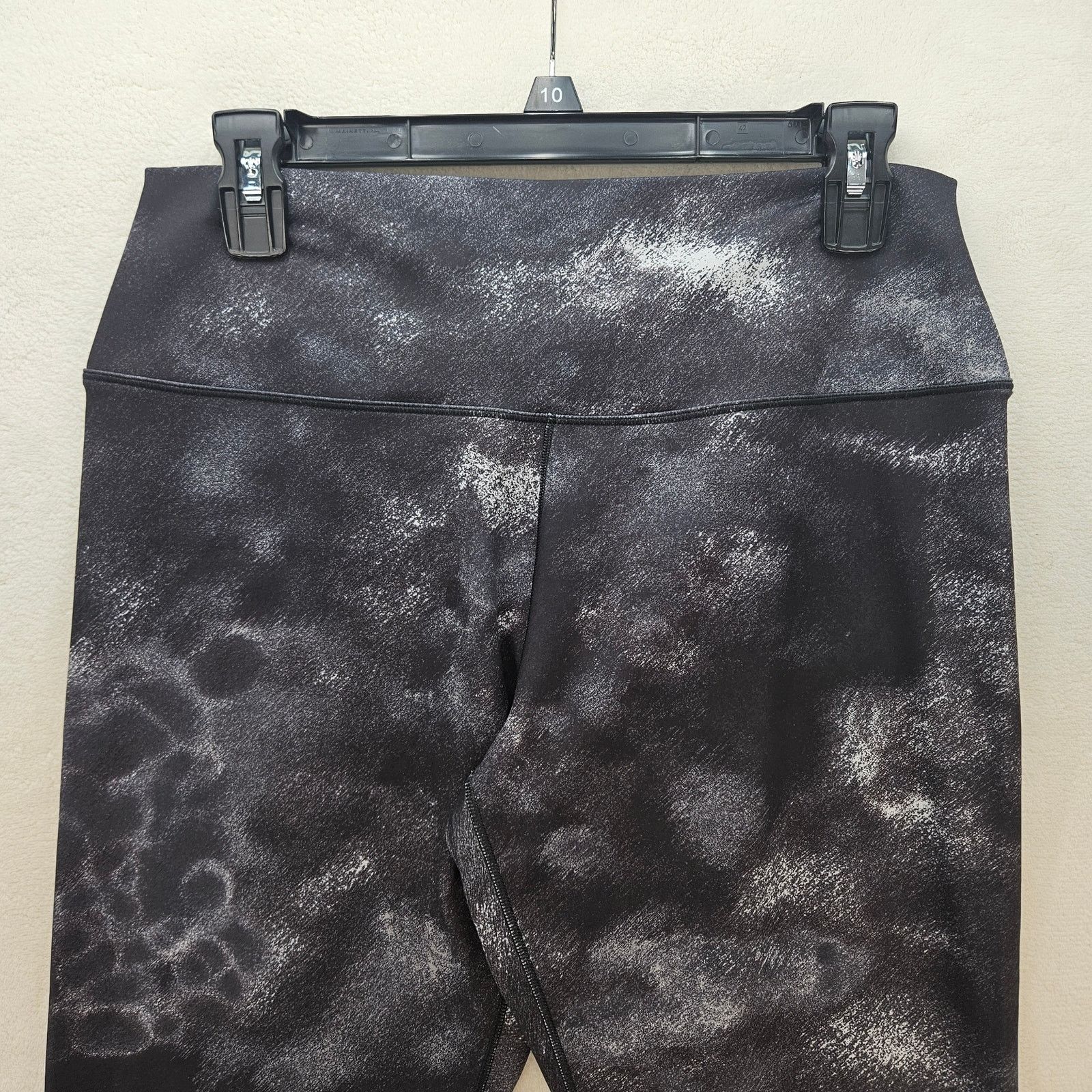 Nike NIKE ONE WOMEN'S XL SPORTS LEGGING GRAY CAMO Size 34" / US 12 / IT 48 - 2 Thumbnail