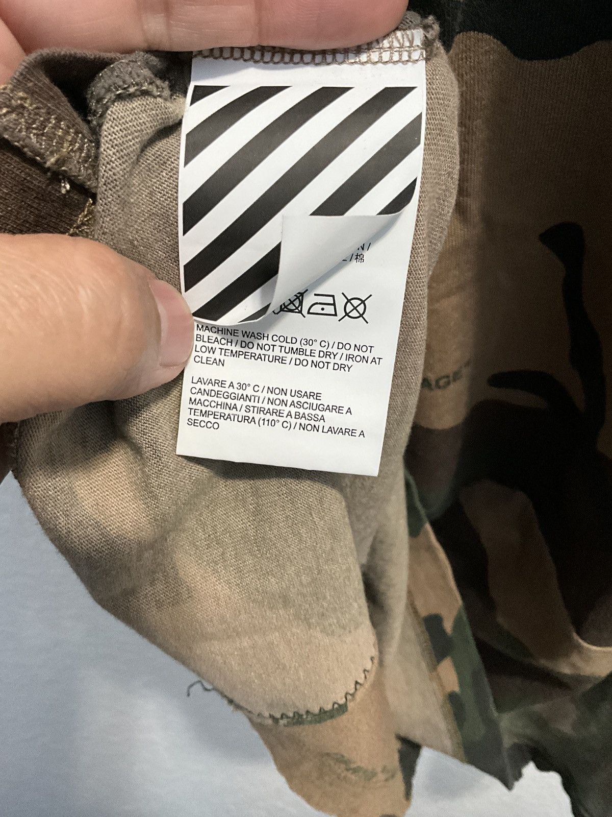 Off-White Camouflage Spliced T Shirt Size US XL / EU 56 / 4 - 5 Thumbnail