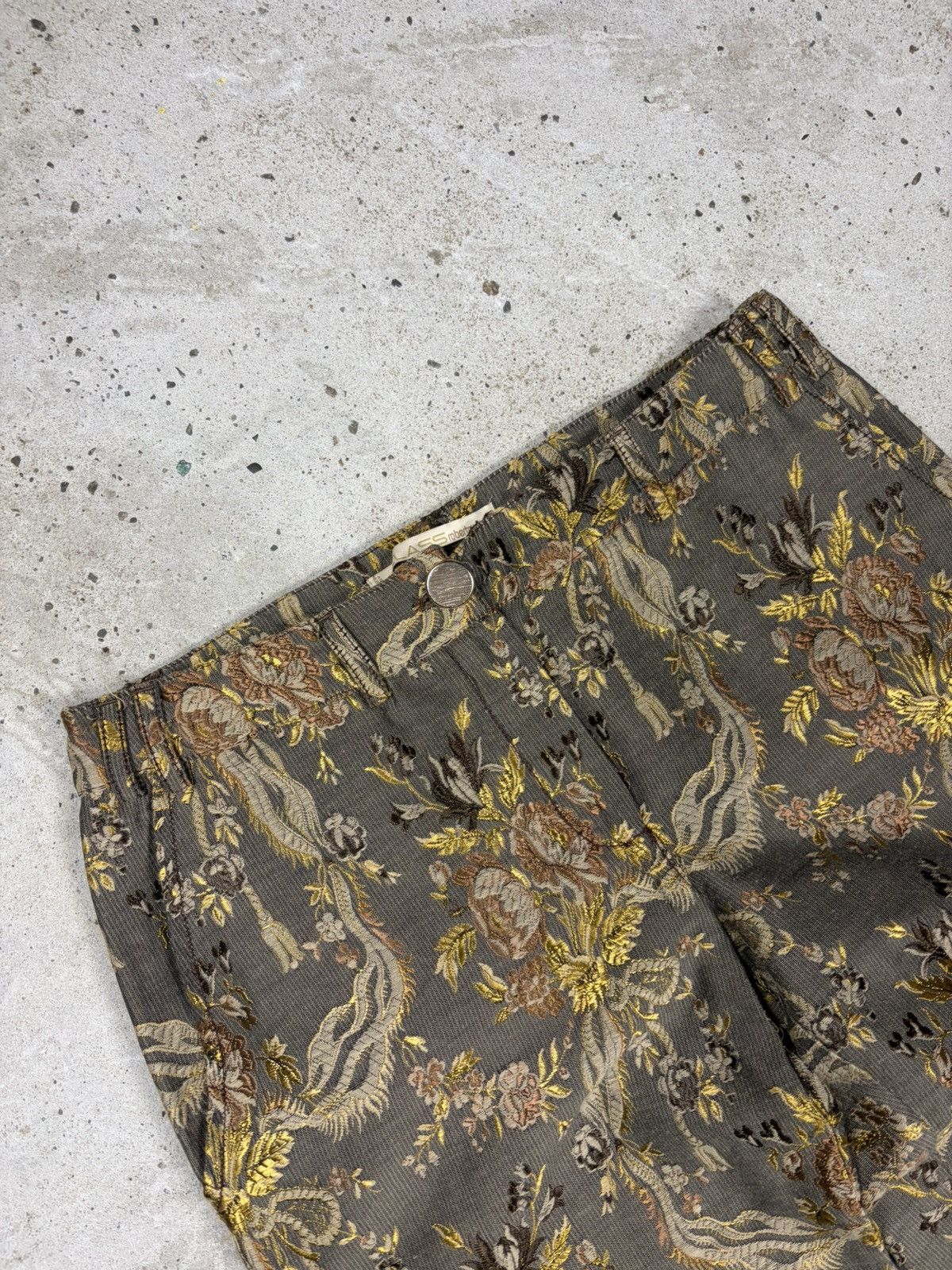 Roberto Cavalli Vintage 2000s Roberto Cavalli Class Floral Cargo Pants Size 30" / US 8 / IT 44 - 10 Thumbnail