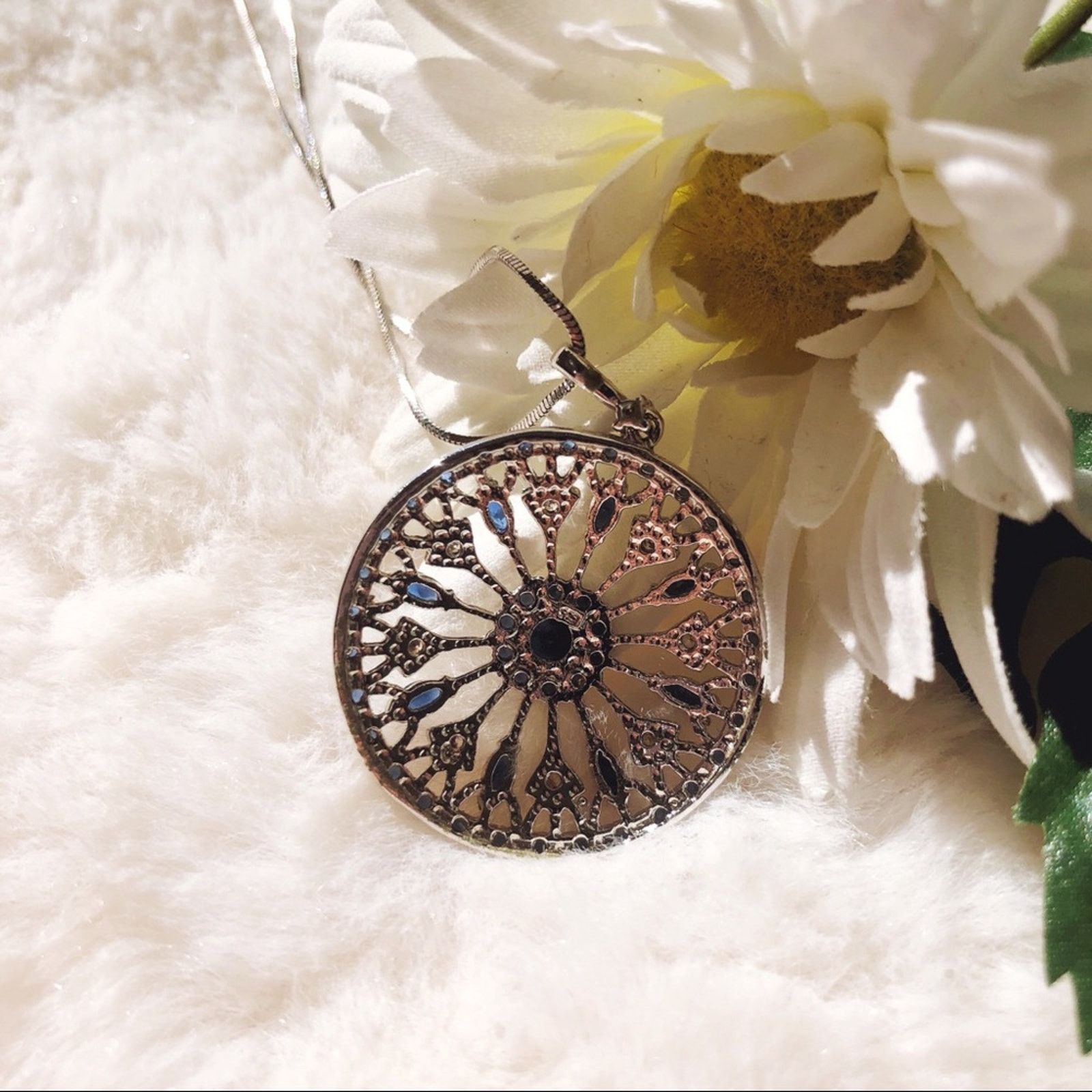 Other Blue and Silver Circle Flower Outline Necklace Size ONE SIZE - 8 Thumbnail