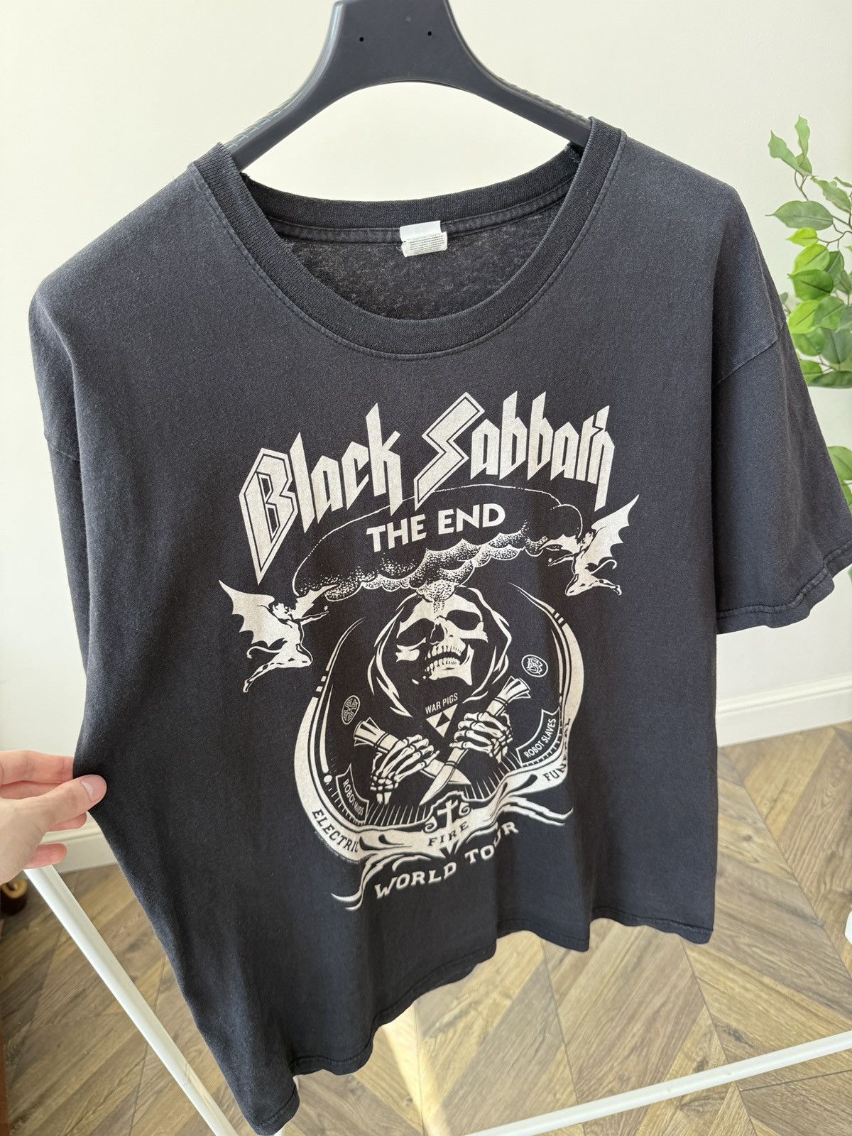 Other Vintage 2016 Black Sabbath The End World Tour Skull T-Shirt Size US XL / EU 56 / 4 - 7 Thumbnail