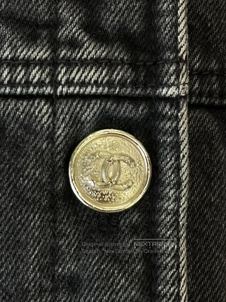 Chanel Chanel Black cotton denim gold-buttoned jacket Size XS / US 0-2 / IT 36-38 - 3 Thumbnail