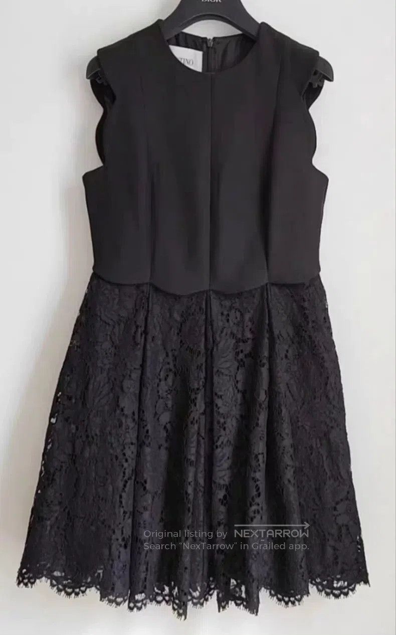 Valentino Valentino Classic little black dress lace dress Size M / US 6-8 / IT 42-44 - 2 Thumbnail