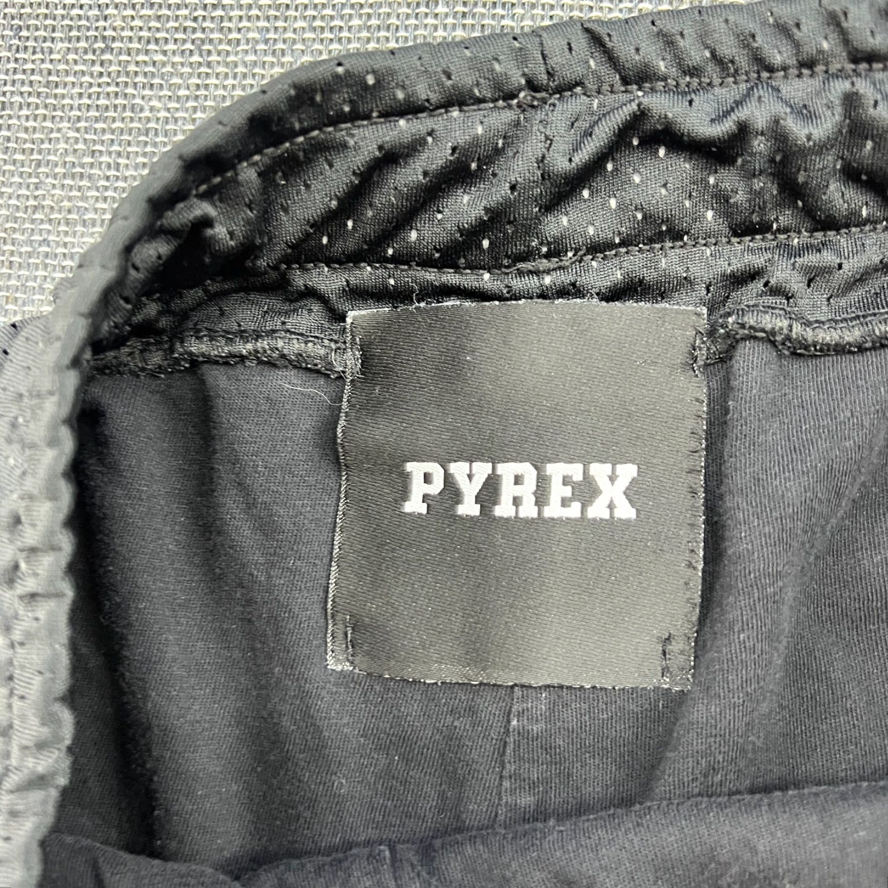 Vintage PYREX Vision Virgil Abloh Mens Shorts XS Basketball Black Dope Sports Kanye Size US 27 - 7 Thumbnail