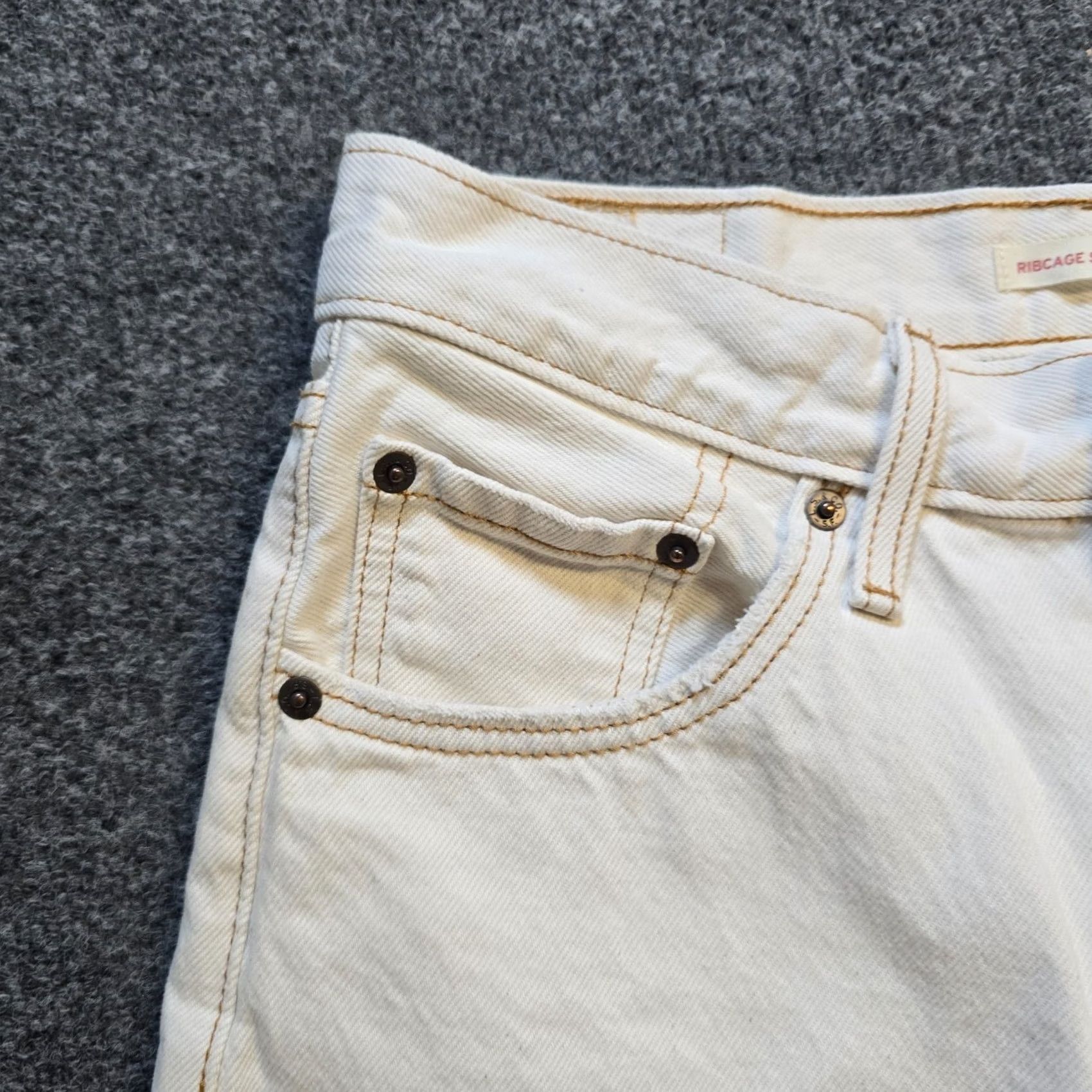 Levi's Levi's Jeans Womens Size 28 White Ribcage Straight Ankle Button Fly Casual 90s Retro Womens Size 30" / US 8 / IT 44 - 4 Thumbnail