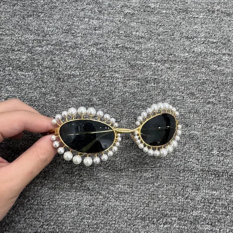 Louis Vuitton Louis Vuitton Show style pearl sunglasses Size ONE SIZE - 3 Thumbnail