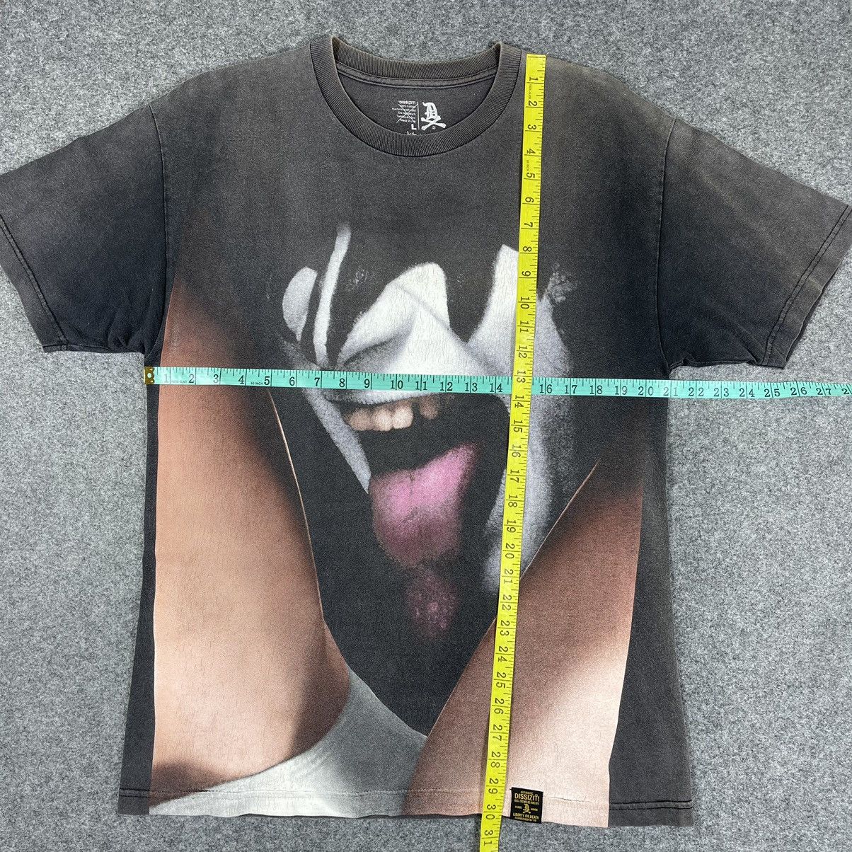 Dissizit Rare🔥DISSIZIT✖️KISS🔥HITTIN LICKS SINCE EIGTY666 Sun Faded Size US L / EU 52-54 / 3 - 13 Thumbnail