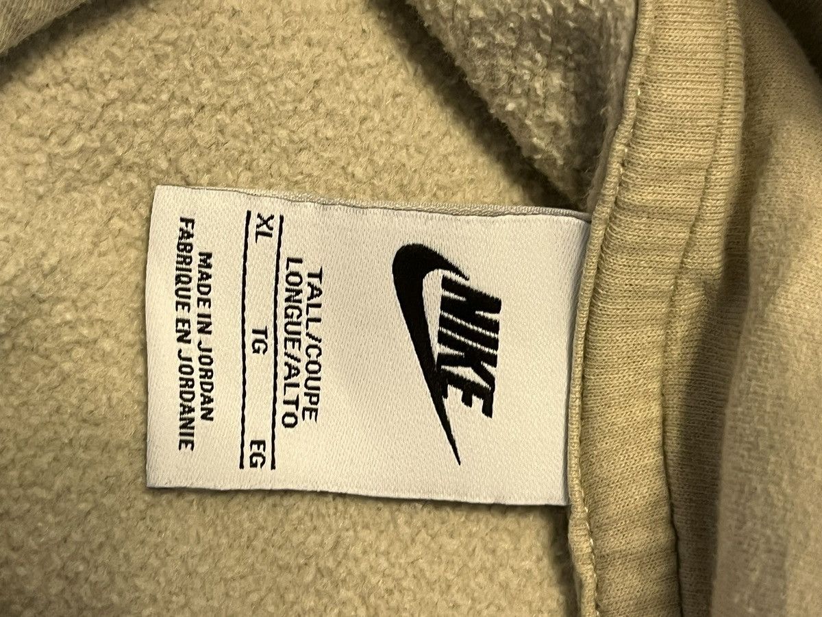 Nike Worn by D1 basketball player 6’8” 210 Size US XL / EU 56 / 4 - 4 Thumbnail