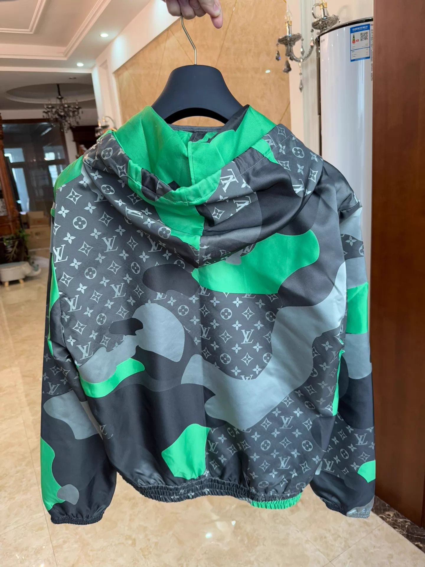 Louis Vuitton Louis Vuitton Portrait Color Block Full Logo 48 Jacket Size US M / EU 48-50 / 2 - 2 Thumbnail