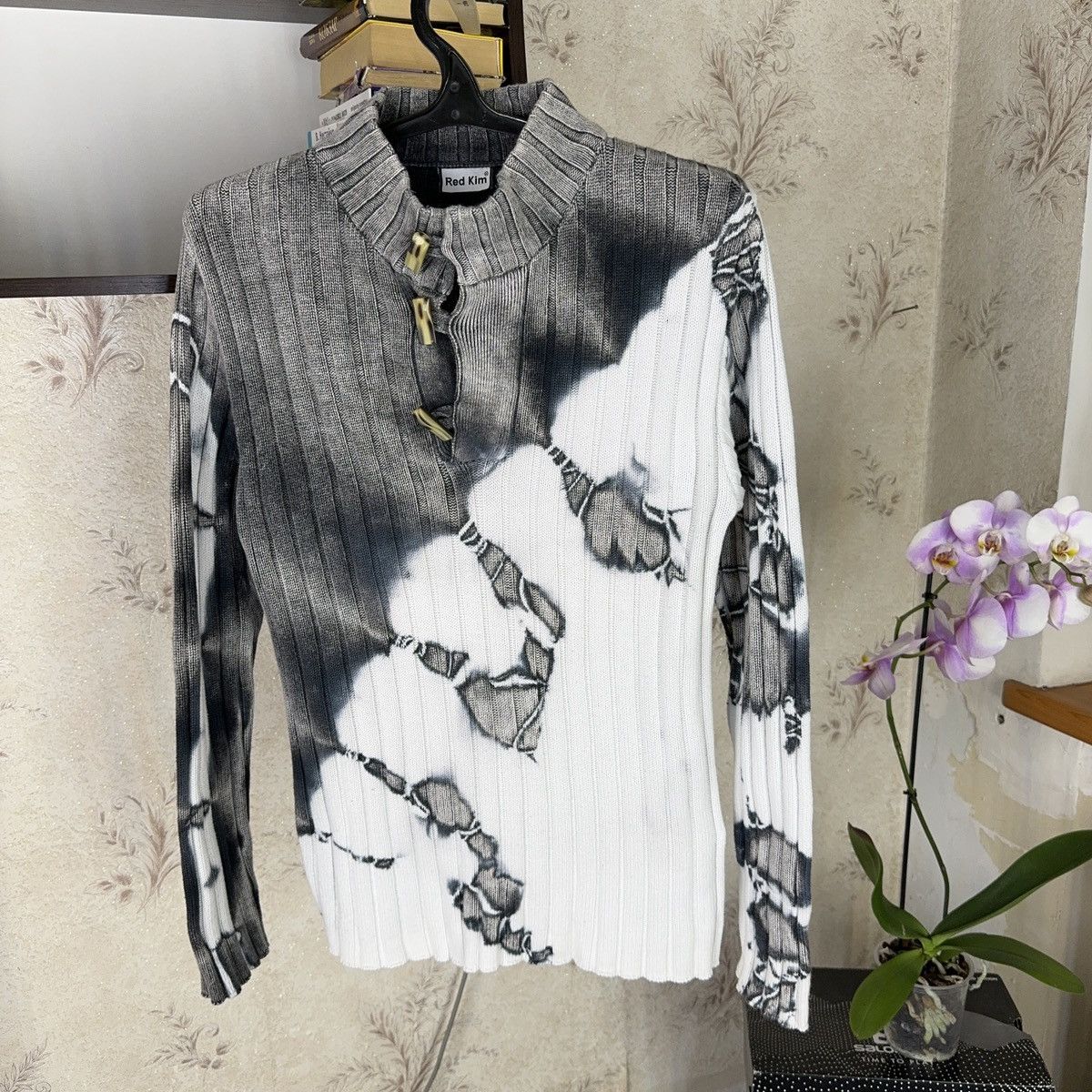 Japanese Brand × Vintage Vintage Avant Garde Faded Red Kim Sweater 00s Y2K Japanese Size US XXL / EU 58 / 5 - 6 Thumbnail