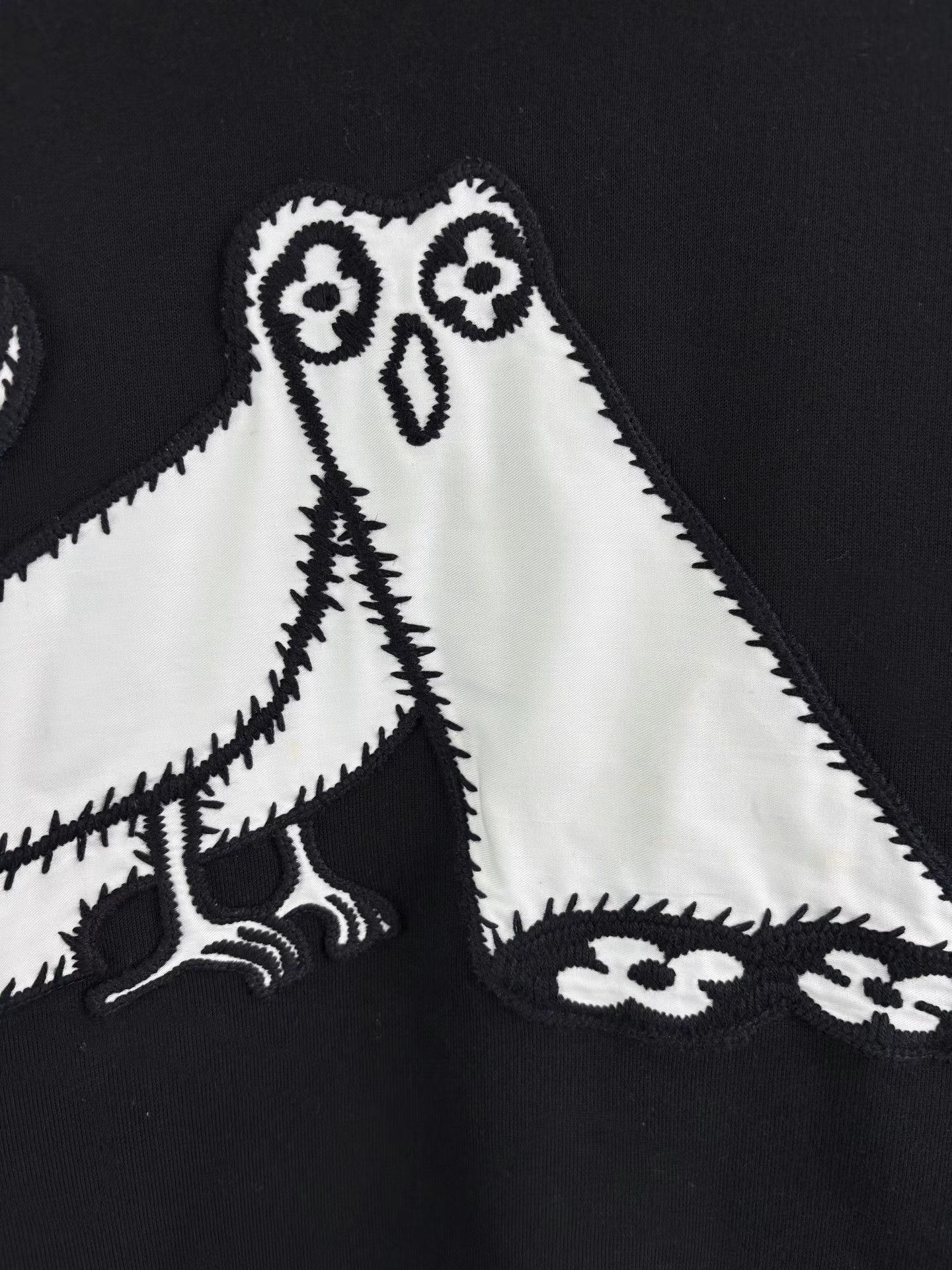 Louis Vuitton LV Owl Embroidered Long Sleeve Sweatshirt K1 Size US XL / EU 56 / 4 - 3 Thumbnail