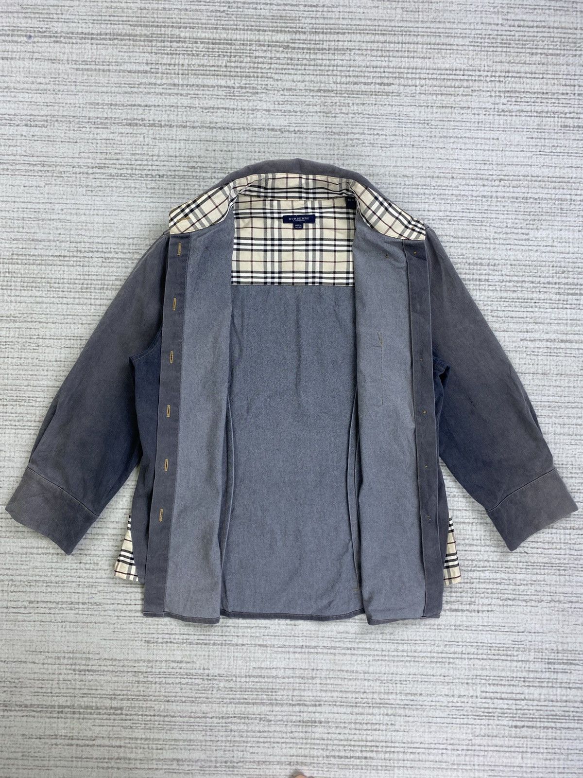 Burberry × Vintage Vintage Burberry London Made in England Nova Check Buttoned Size US S / EU 44-46 / 1 - 6 Thumbnail