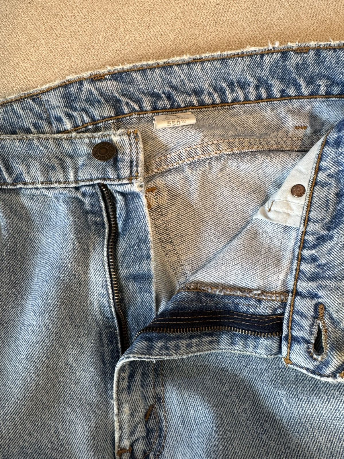 Levi's Vintage Clothing Vintage Levi’s 550 Light Wash Distressed Jeans, W35 x L31 Size US 35 - 15 Thumbnail
