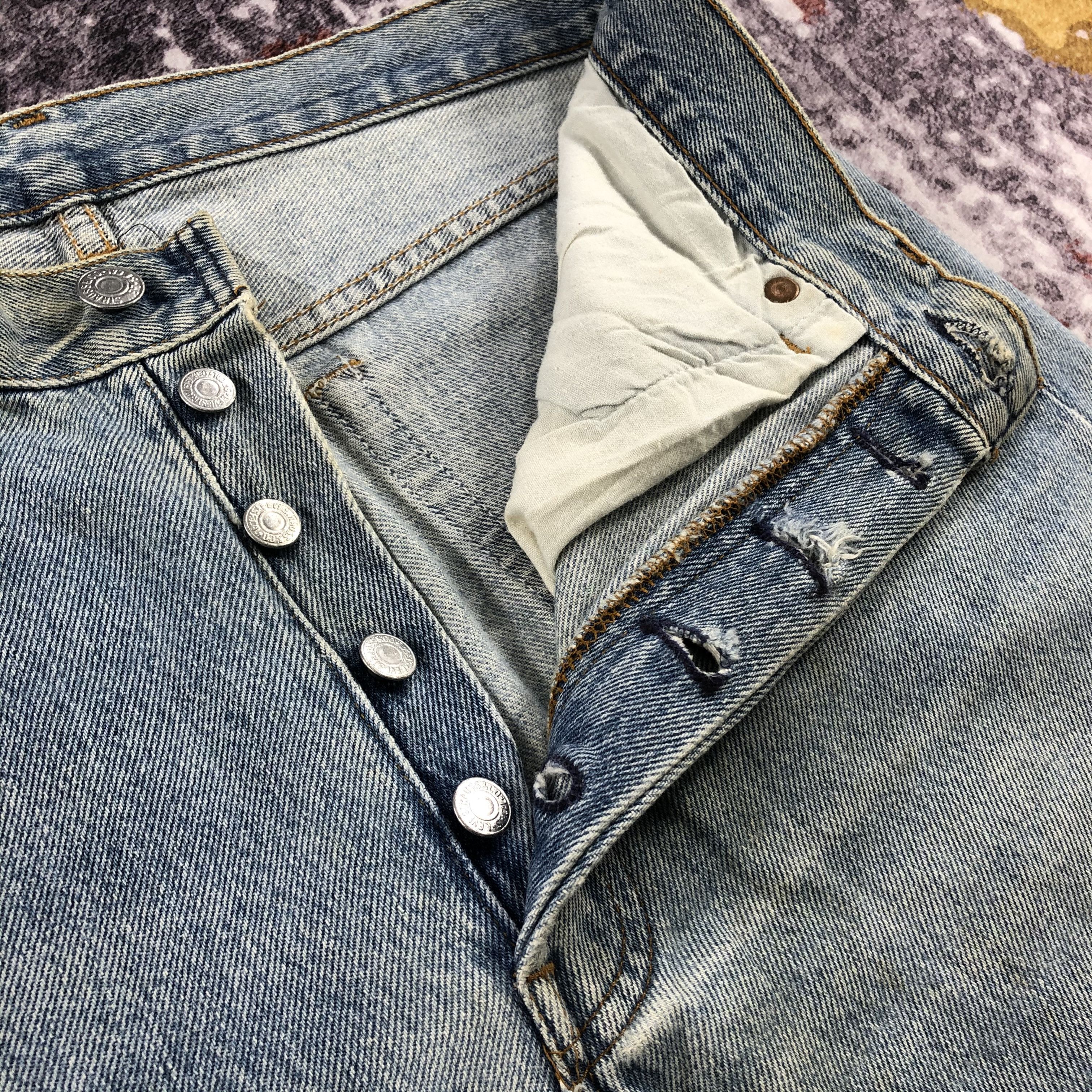 Levi's Vintage 90s Light Wash Levis 501 Jeans-JM2208 Size US 31 - 9 Thumbnail