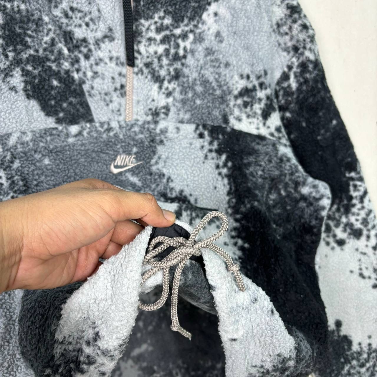 Nike Nike Sherpa Fleece Tie Dye Hooded Jacket M DD5010-010 Size US L / EU 52-54 / 3 - 5 Thumbnail