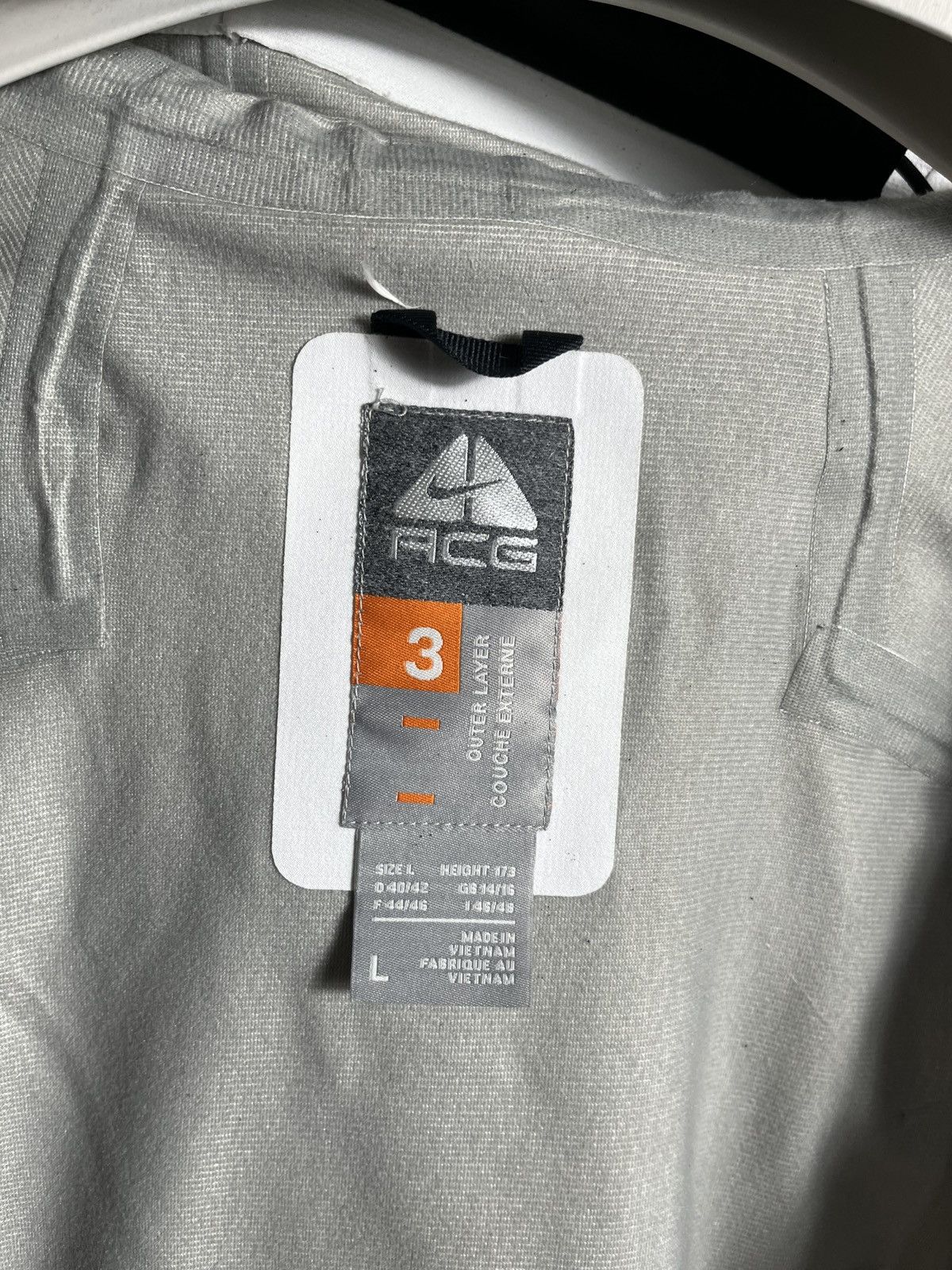 Vintage 00s NIKE ACG Women's RECCO Ski Jacket Gore-Tex White Size L / US 10 / IT 46 - 18 Thumbnail