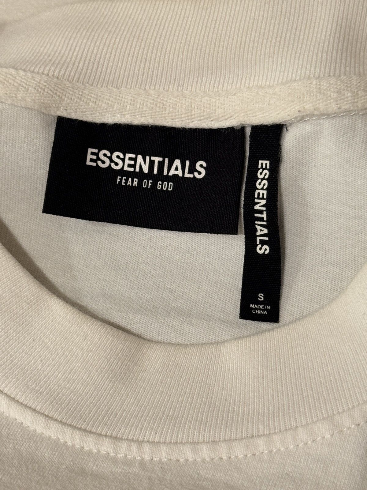 Fear of God 🔥Fear of God Essentials FW19 L/S Photo T-shirt SZ Sm White Size US M / EU 48-50 / 2 - 8 Thumbnail