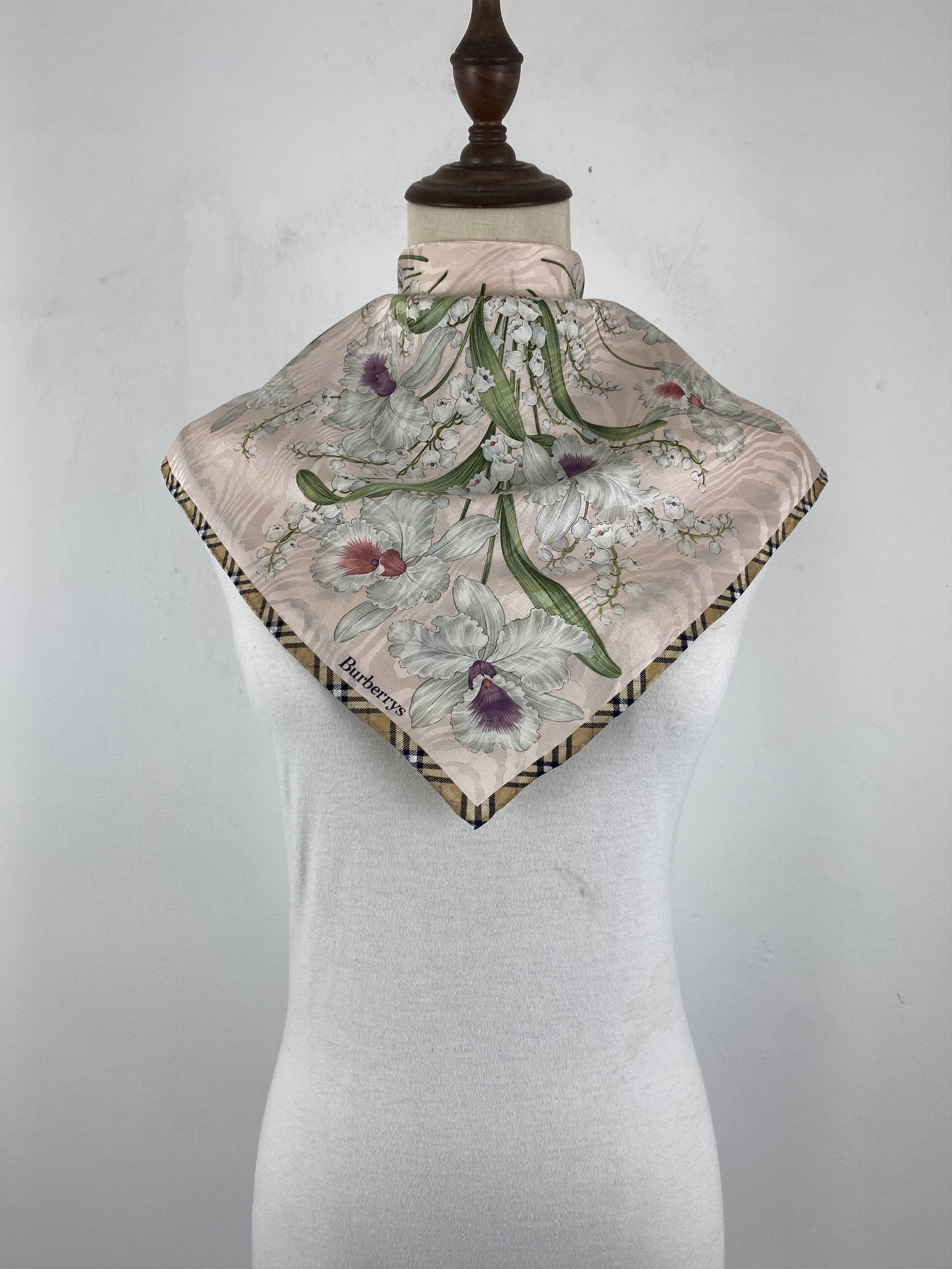 Burberry × Vintage Vintage Burberry Silk Scarf / Foulards / Silk Shawl Size ONE SIZE - 2 Thumbnail