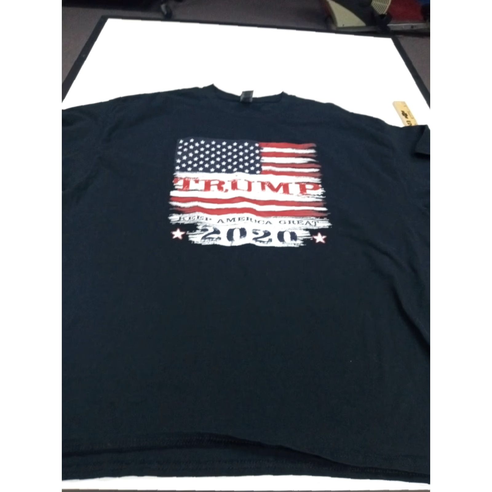 Gildan VINTAGE Trump Keep America Great 2020 2XL SS Black Tshirt Gildan Ultra Cotton 50"x30" Size US XXL / EU 58 / 5 - 4 Thumbnail