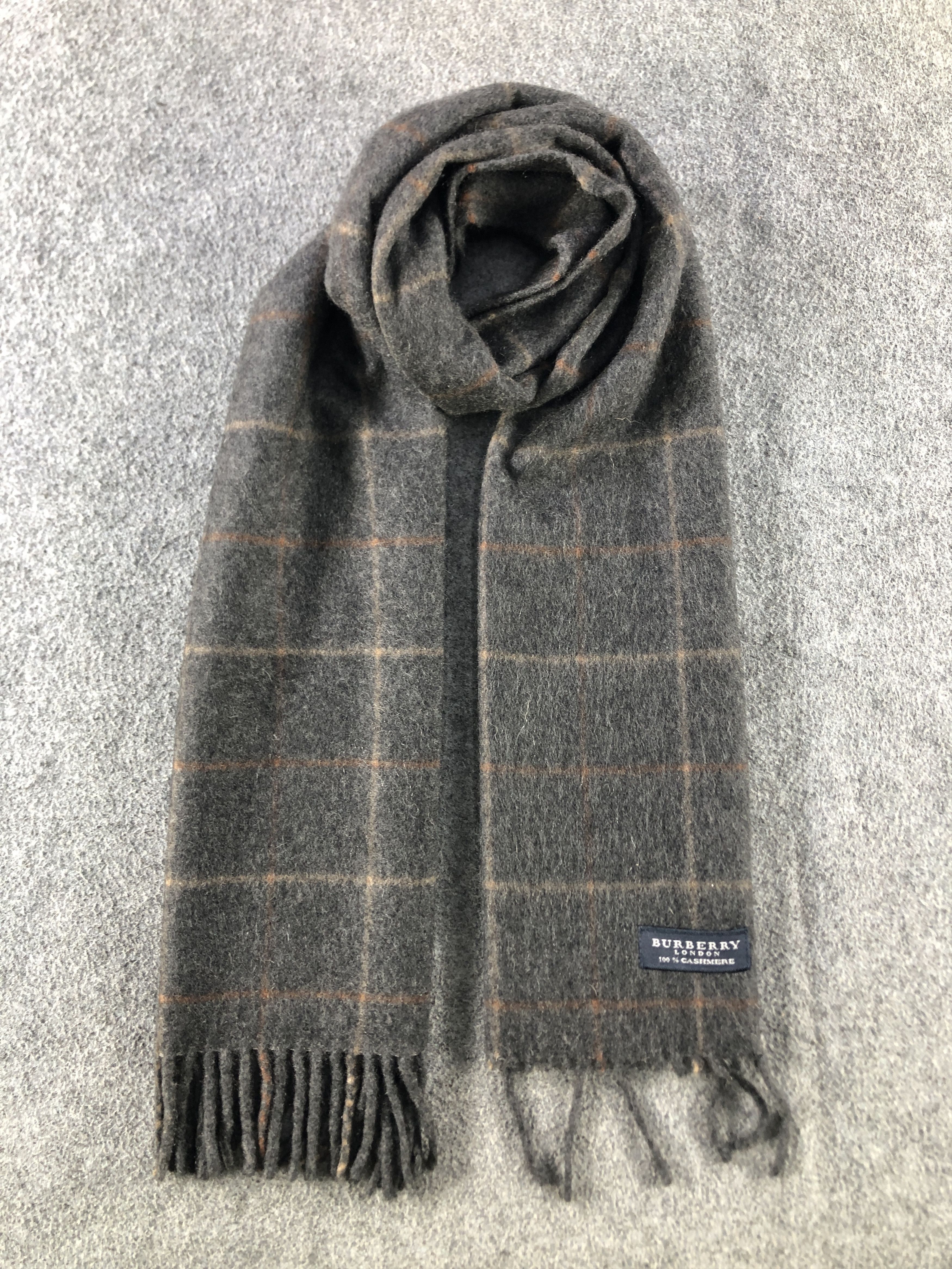 Burberry Burberry Cashmere Scarf / Muffler / Neckwear P785 Size ONE SIZE - 1 Thumbnail