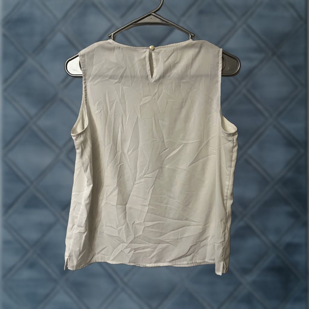 Calvin Klein Calvin Klein Womens Key Hole Sleeveless Pleated Blouse White Size Small Size S / US 4 / IT 40 - 1 Thumbnail