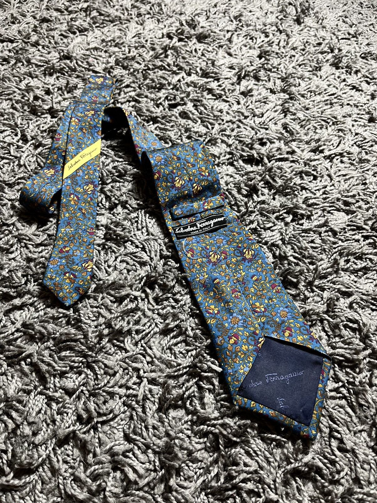 Salvatore Ferragamo SALVATORE FERRAGAMO VINTAGE 100% SILK TIE Size ONE SIZE - 1 Thumbnail