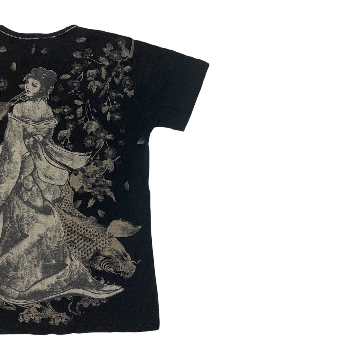 Japanese Brand × Vintage Vintage sukajan opera❌koi tees Size US M / EU 48-50 / 2 - 7 Thumbnail