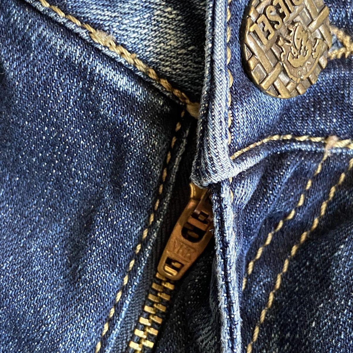 Diesel × Japanese Brand × Vintage 📌 Crazy Diesel Boyfriend Metal Logo Denim Jeans Size 26" / US 2 / IT 38 - 9 Thumbnail