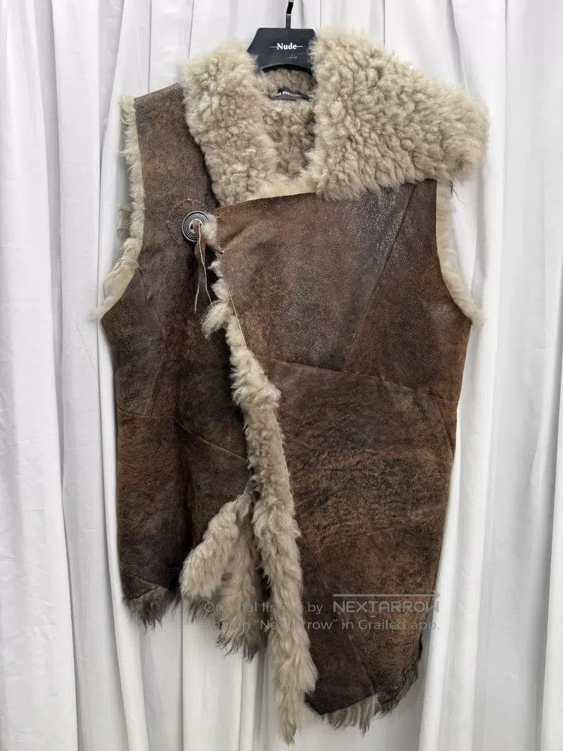 Ann Demeulemeester Ann Demeulemeester Asymmetrical Cut Fur Vest Size US M / EU 48-50 / 2 - 1 Thumbnail