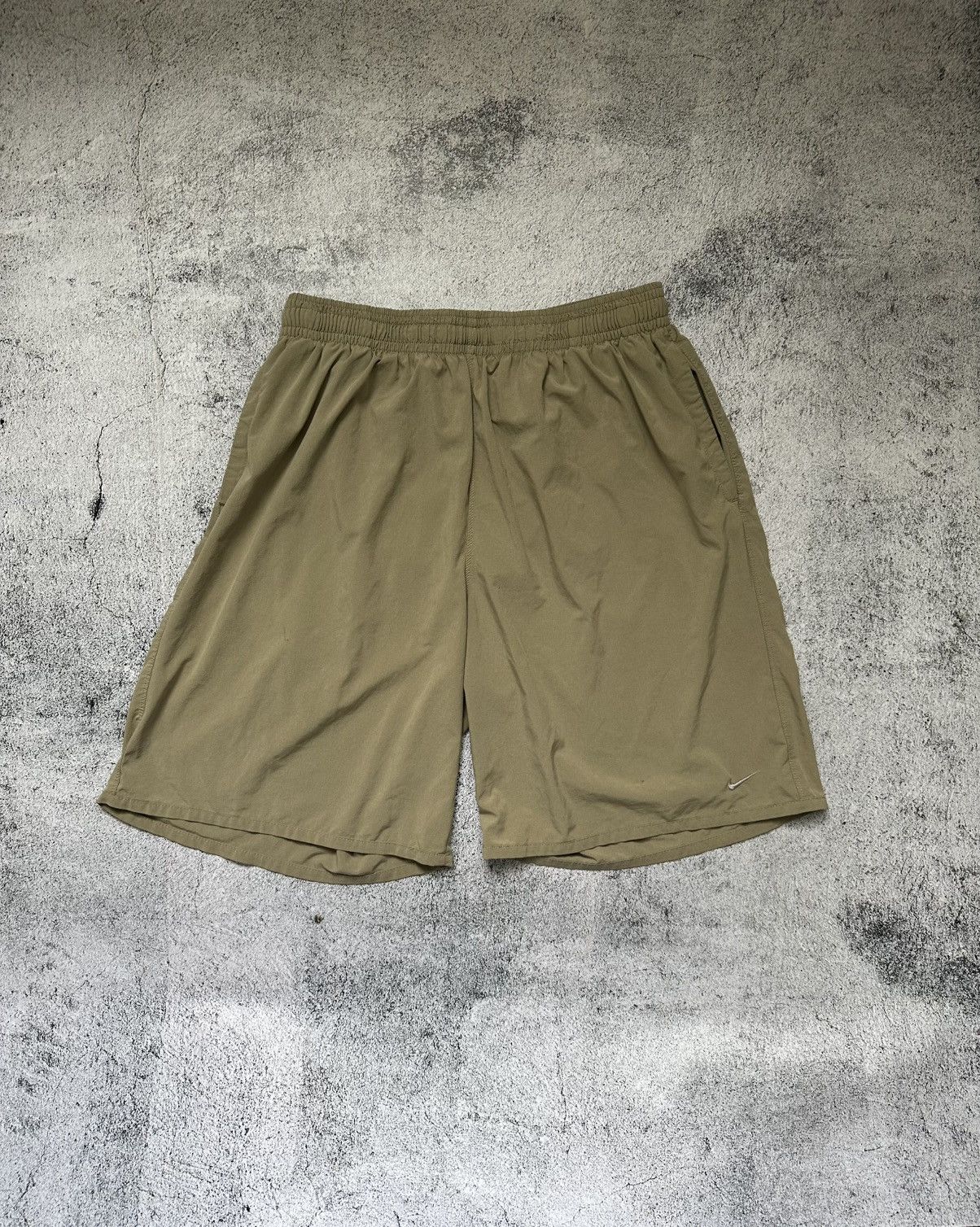 Nike Vintage Nike Shorts Beige Logo Fit Y2K Size US 34 / EU 50 - 1 Thumbnail