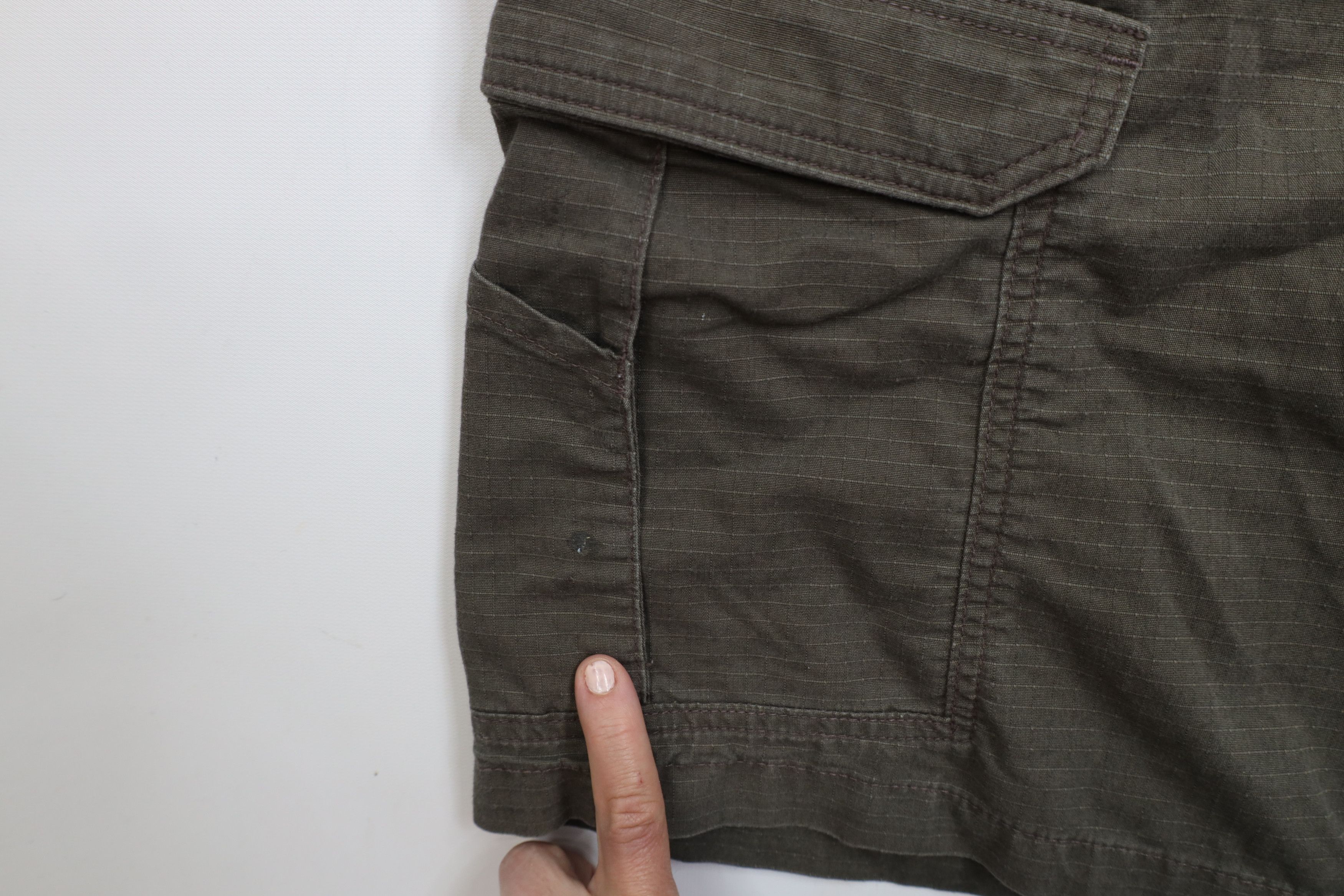 Carhartt × Vintage Vintage Y2K Carhartt Relaxed Fit Ripstop Cargo Shorts Green Size US 44 / EU 60 - 8 Thumbnail