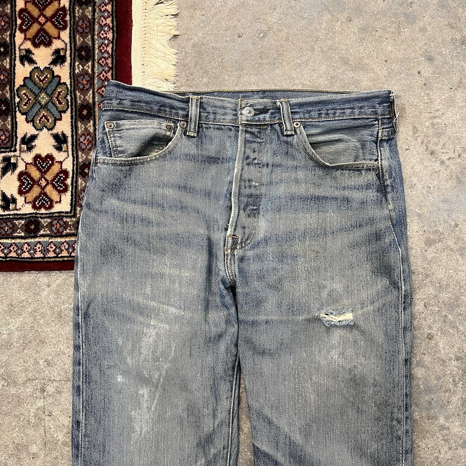 Levi's Levis 501 Jeans Button Fly Medium Whisker Fade Men’s 32x32 Size US 32 / EU 48 - 3 Thumbnail