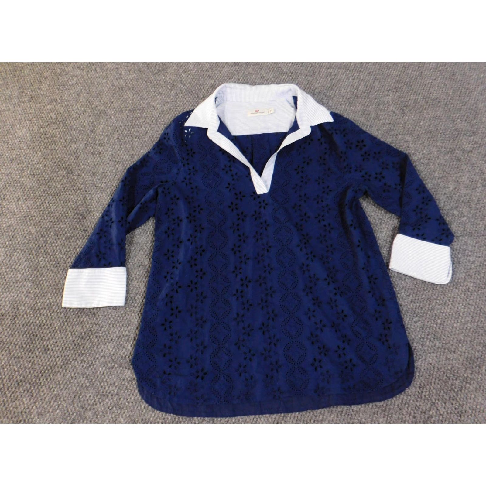 Vineyard Vines Vineyard Vines Shirt Womens Medium Navy Eyelet Tunic Popover Striped Cuffs Blouse3/4 Sleeve Floral Pattern Womens Mens Girls Size M / US 6-8 / IT 42-44 - 2 Thumbnail