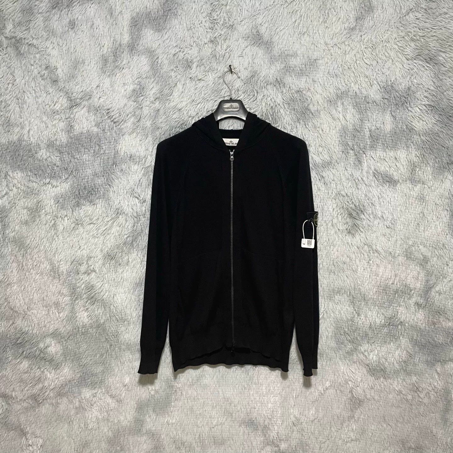 Stone Island Stone Island Black Cap Designer Size US S / EU 44-46 / 1 - 1 Thumbnail