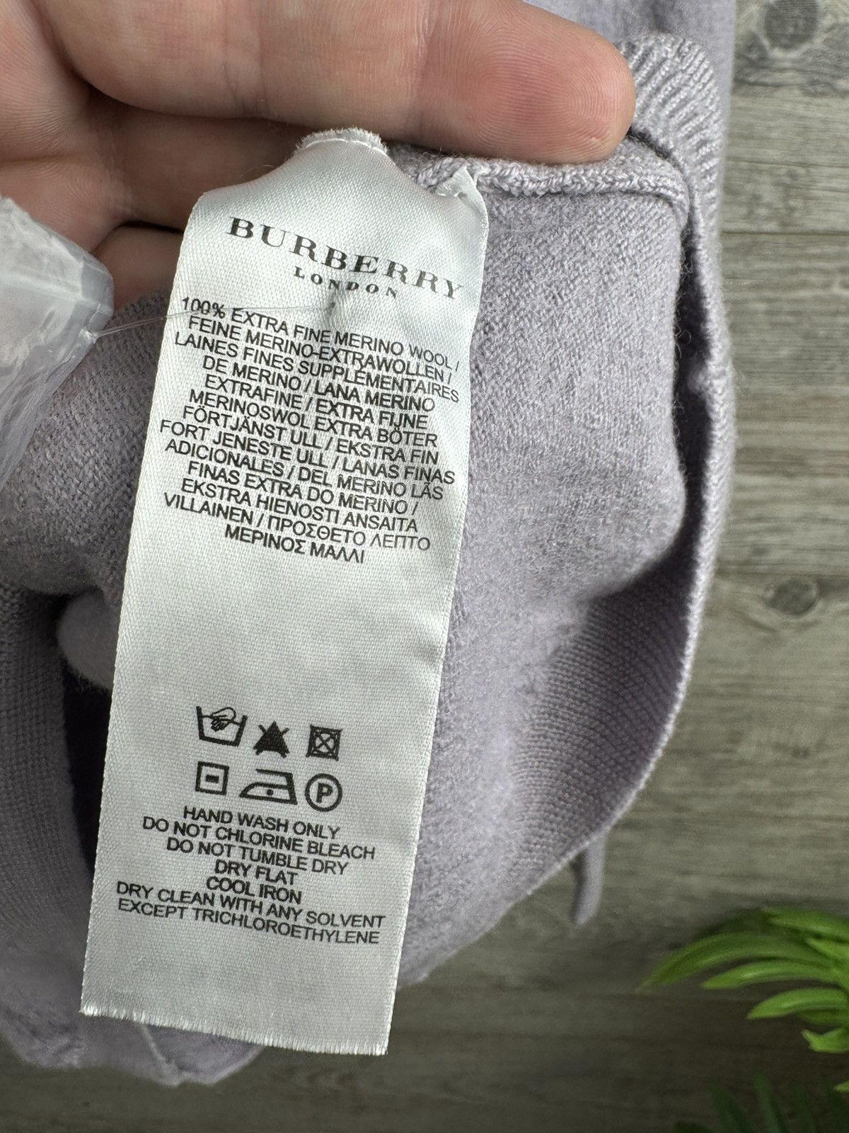 Burberry Vintage Women’s Burberry Sweater size s-m Size S / US 4 / IT 40 - 11 Thumbnail