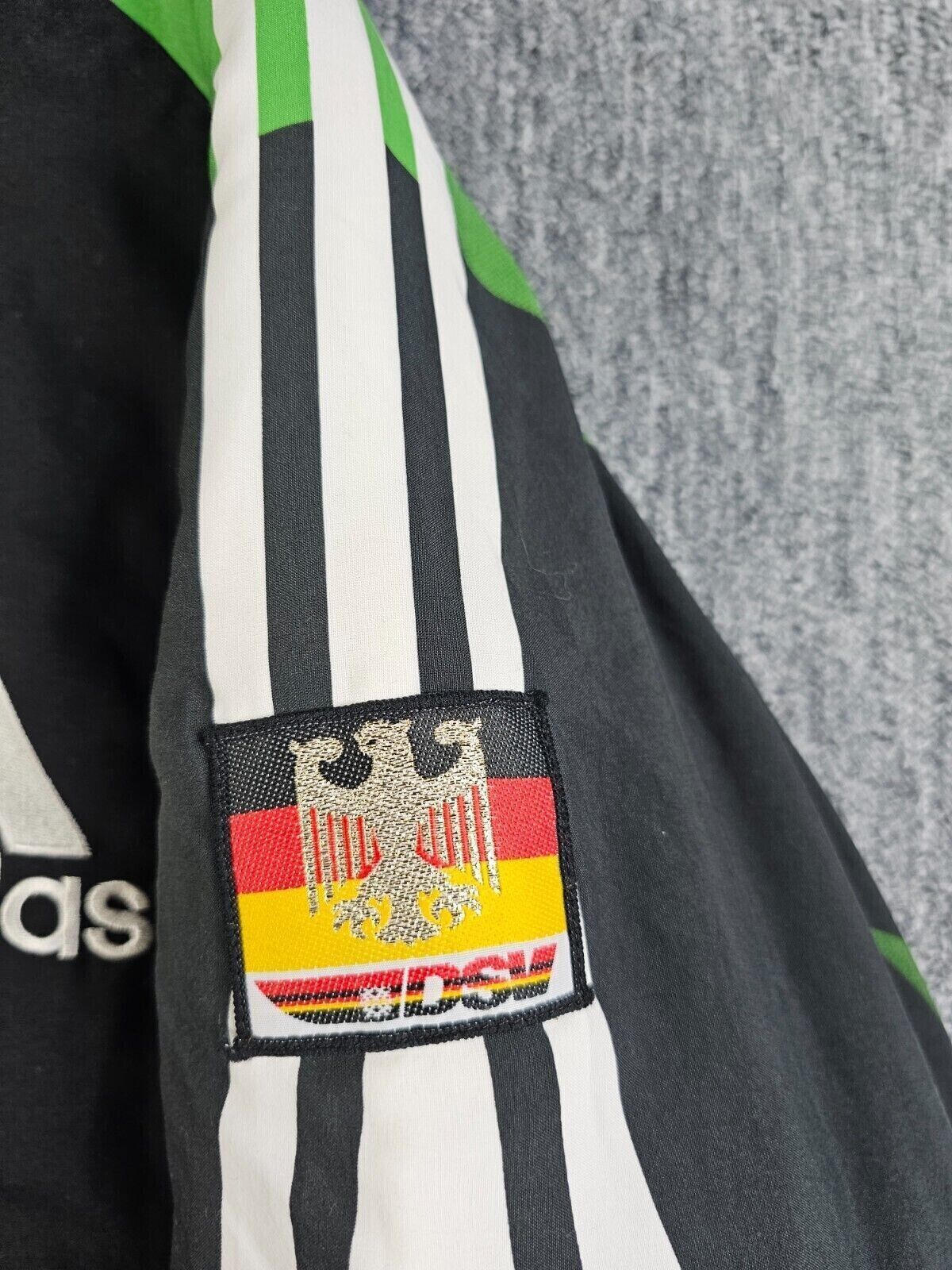 Adidas Vintage 1995 Adidas Germany DSV Padded Ski Puffer Jacket M Size US M / EU 48-50 / 2 - 5 Thumbnail