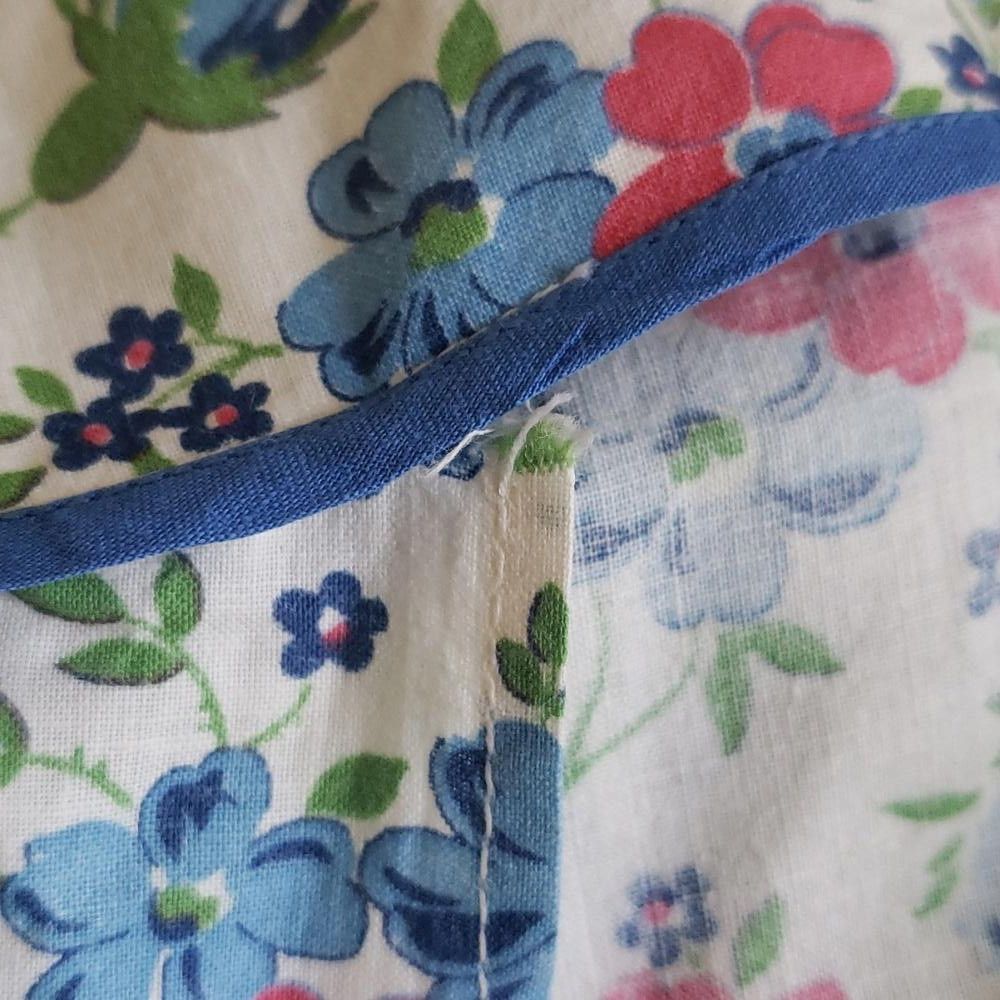 Designer CT651 Vintage Hand Made Petite Floral Apron with pockets Size ONE SIZE - 4 Thumbnail