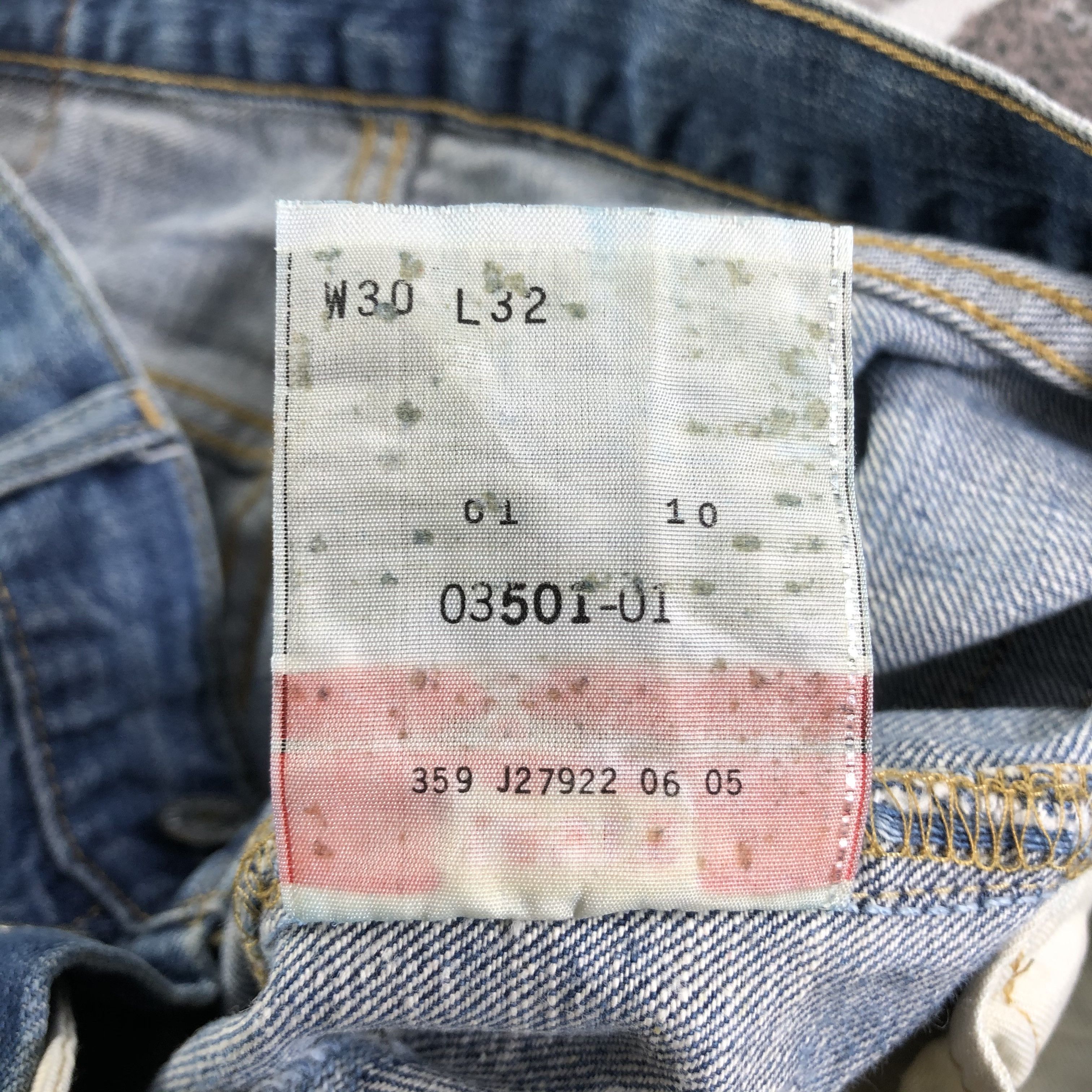 Levi's Vintage Levis 501 Jeans Distressed Denim KJ2727 Size US 30 / EU 46 - 11 Thumbnail