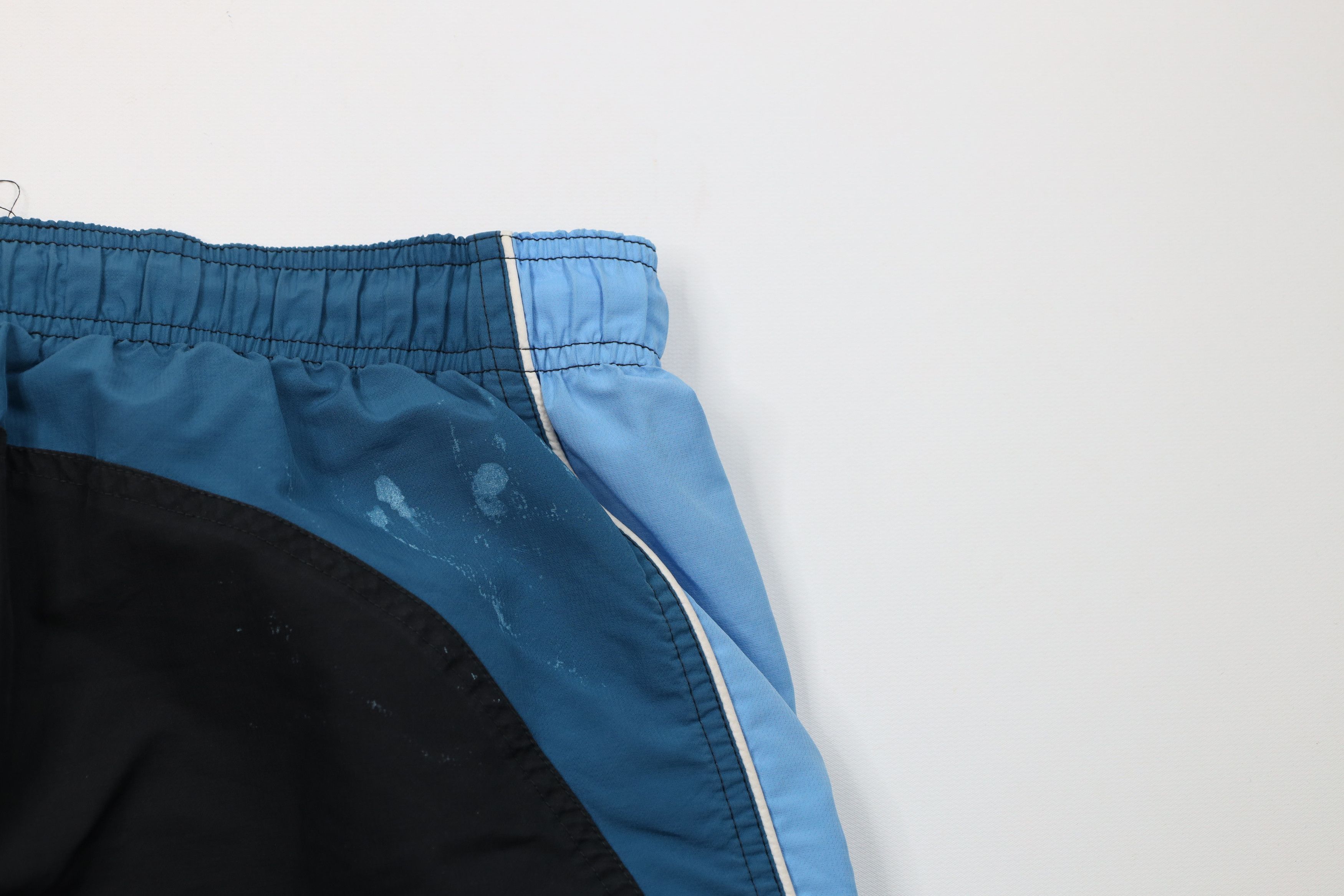 Nike Vintage Nike Block Travis Scott Mini Swoosh Lined Shorts Size US 32 / EU 48 - 11 Thumbnail