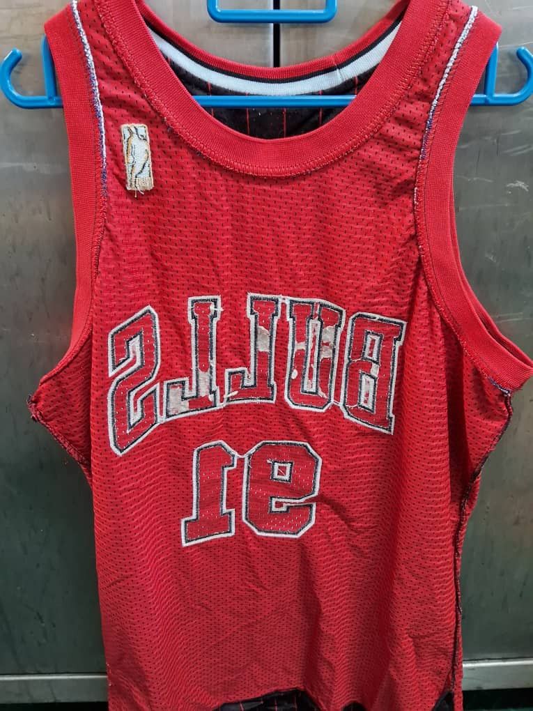Mitchell & Ness Mitchell & ness Dennis Rodman 1995 - 96 Size US L / EU 52-54 / 3 - 6 Thumbnail