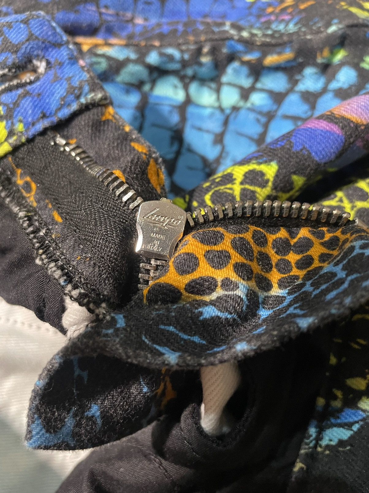 Alexander McQueen Alexander McQueen Multi Color Crocs Skin Print Jeans Size 26" / US 2 / IT 38 - 6 Thumbnail