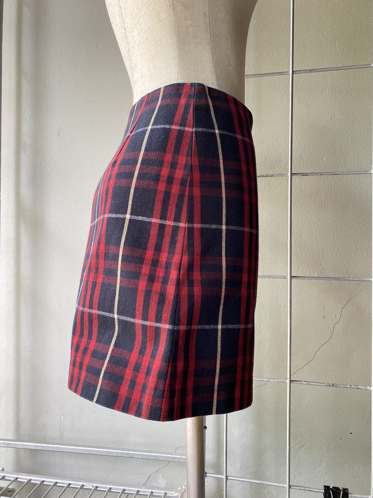 Burberry Burberry Y2K red nova check skirt Size 24" / US 00 / IT 34 - 15 Thumbnail