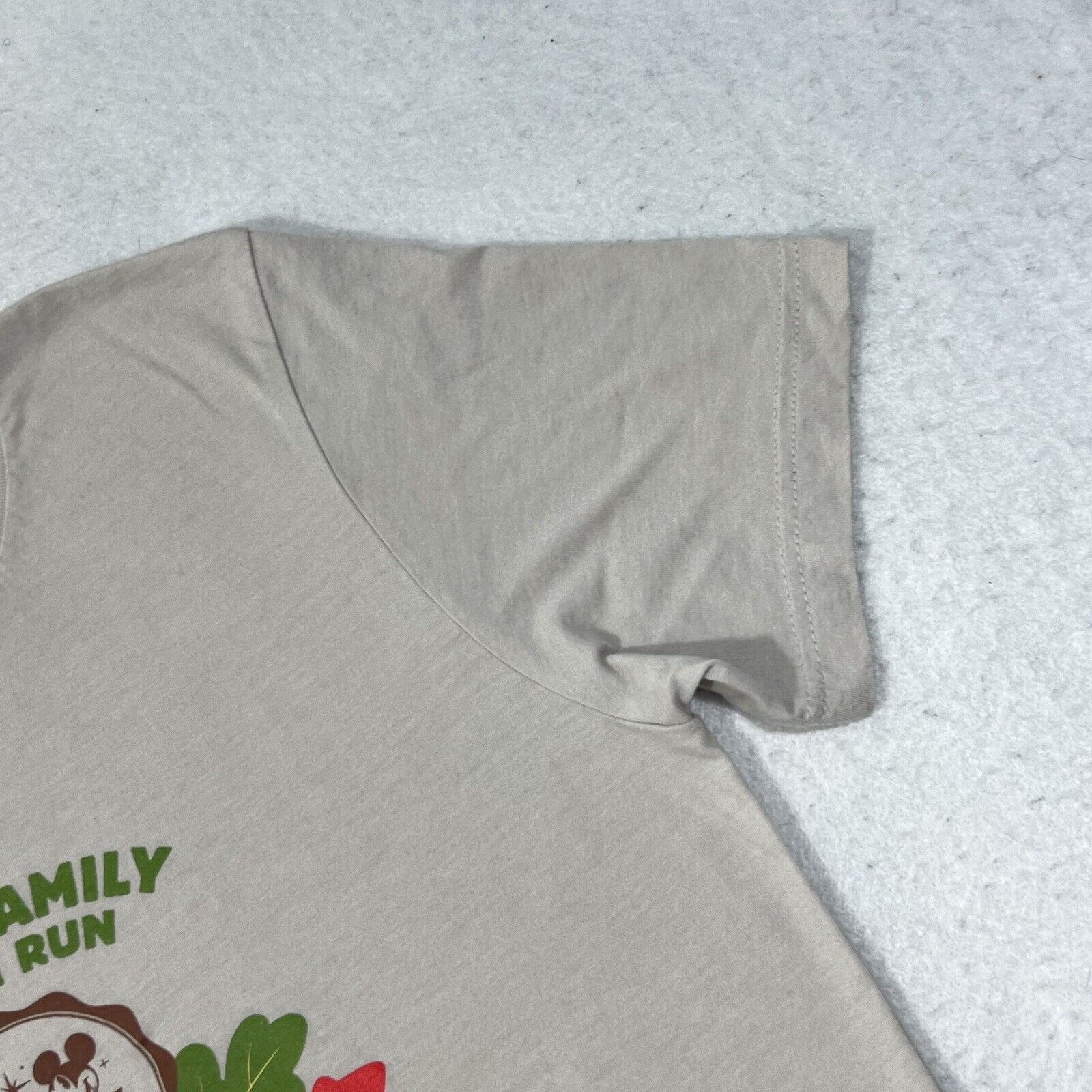 Disney RunDisney Disney World Cast & Family 2019 5K Graphic T Shirt Size US M / EU 48-50 / 2 - 5 Thumbnail