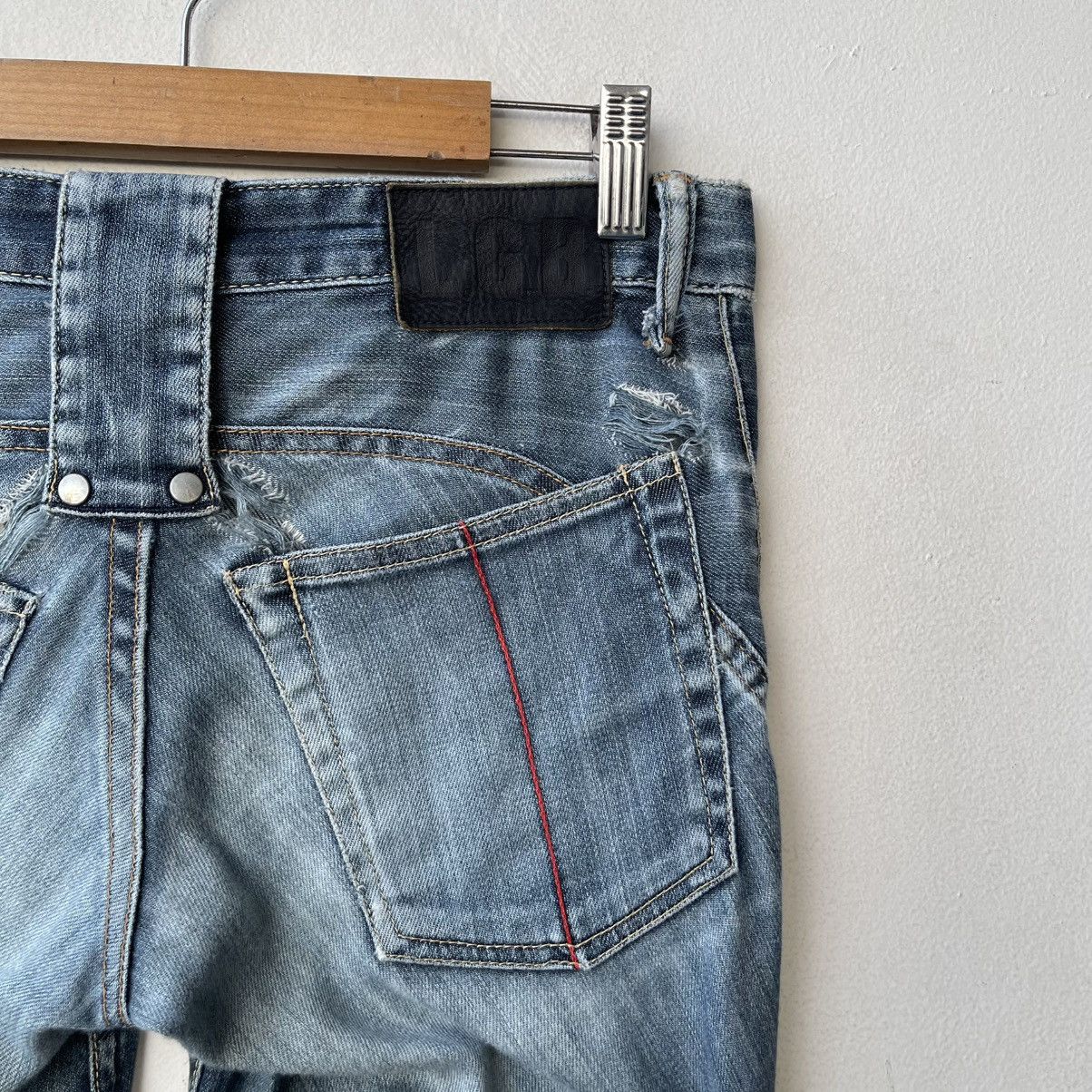 If Six Was Nine Thrashed L.G.B. Le Grand Bleu Skull Pocket Denim Jeans Size US 26 / EU 42 - 9 Thumbnail
