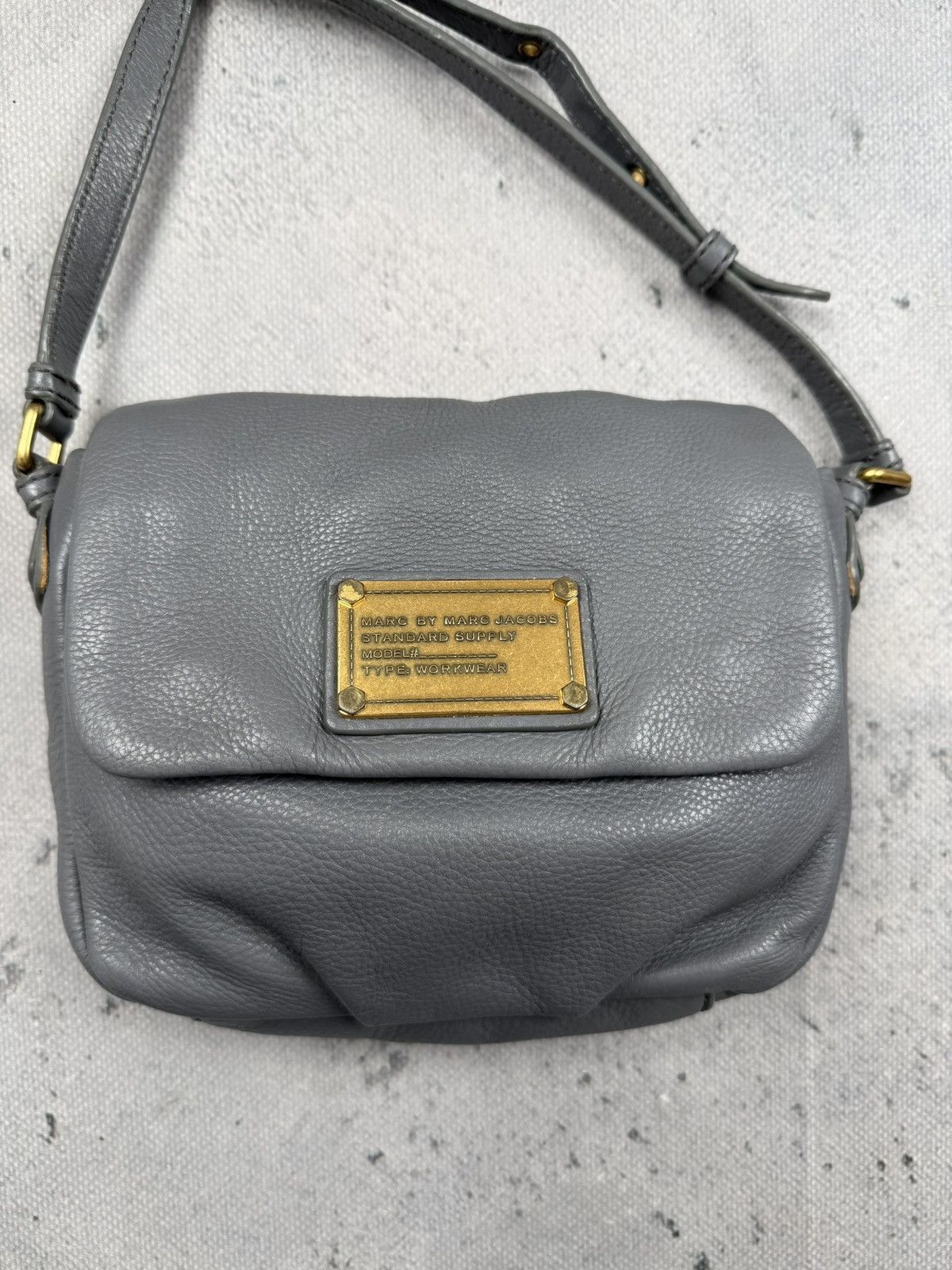 Marc by Marc Jacobs Marc By Marc Jacobs Grey Leather Crossbody Shoulder Bag y2k Size ONE SIZE - 6 Thumbnail