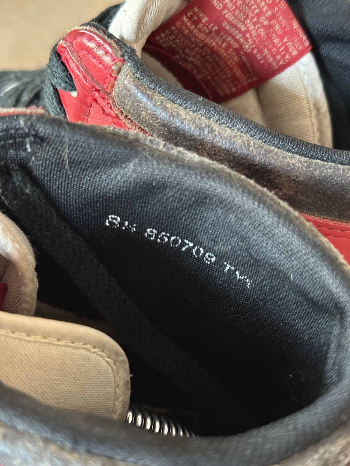 Jordan Brand Jordan 1 OG Chicago 1985 Size US 8.5 / EU 41-42 - 6 Thumbnail